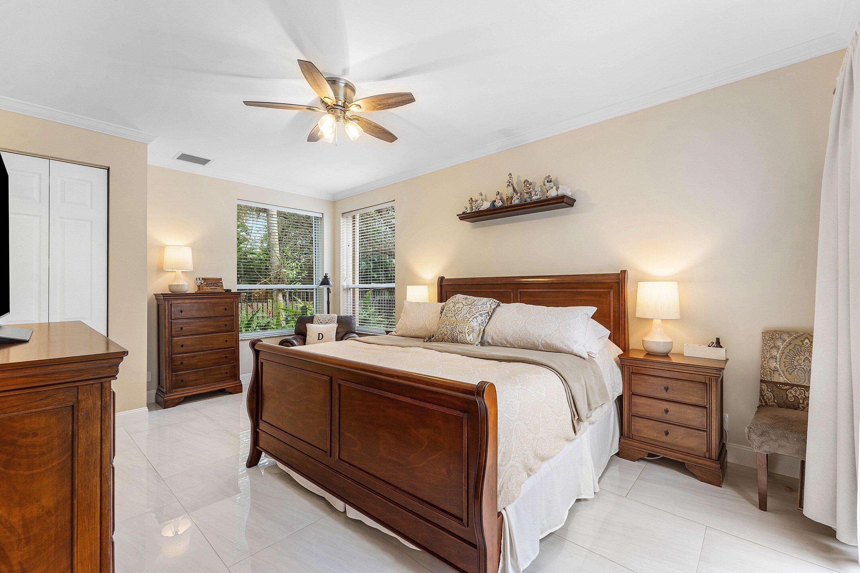 5827 Via De La Plata Circle