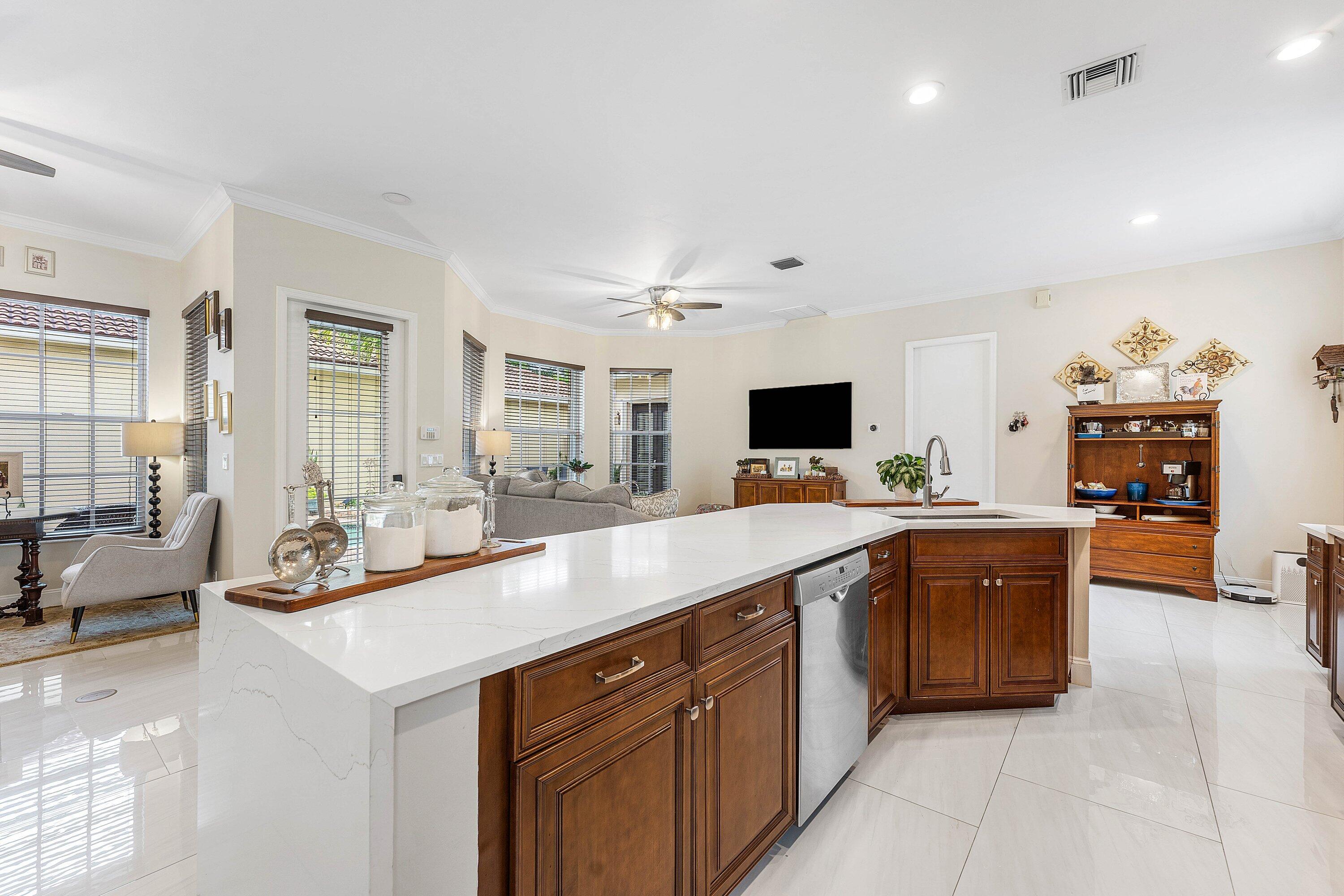 5827 Via De La Plata Circle