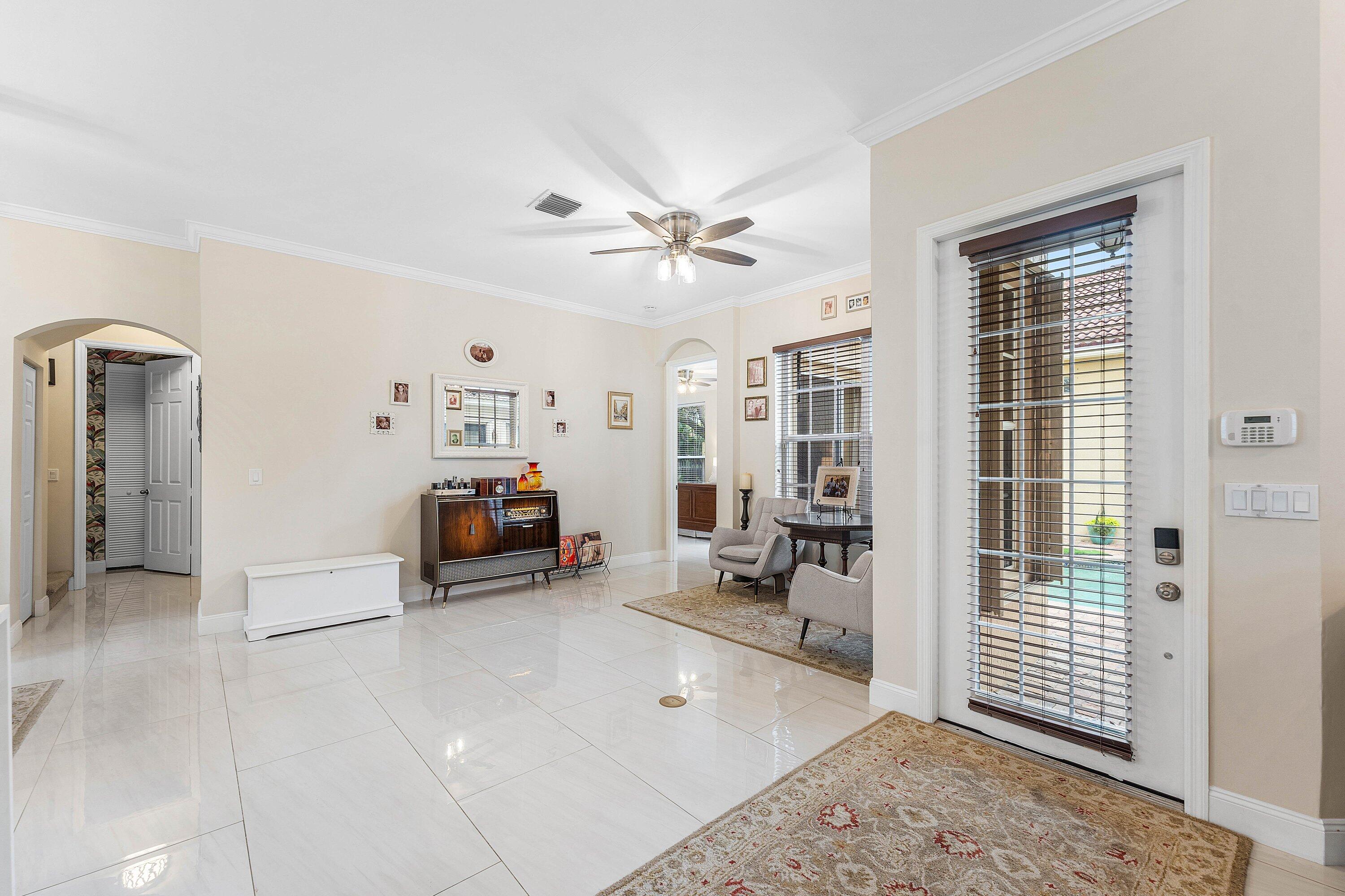 5827 Via De La Plata Circle