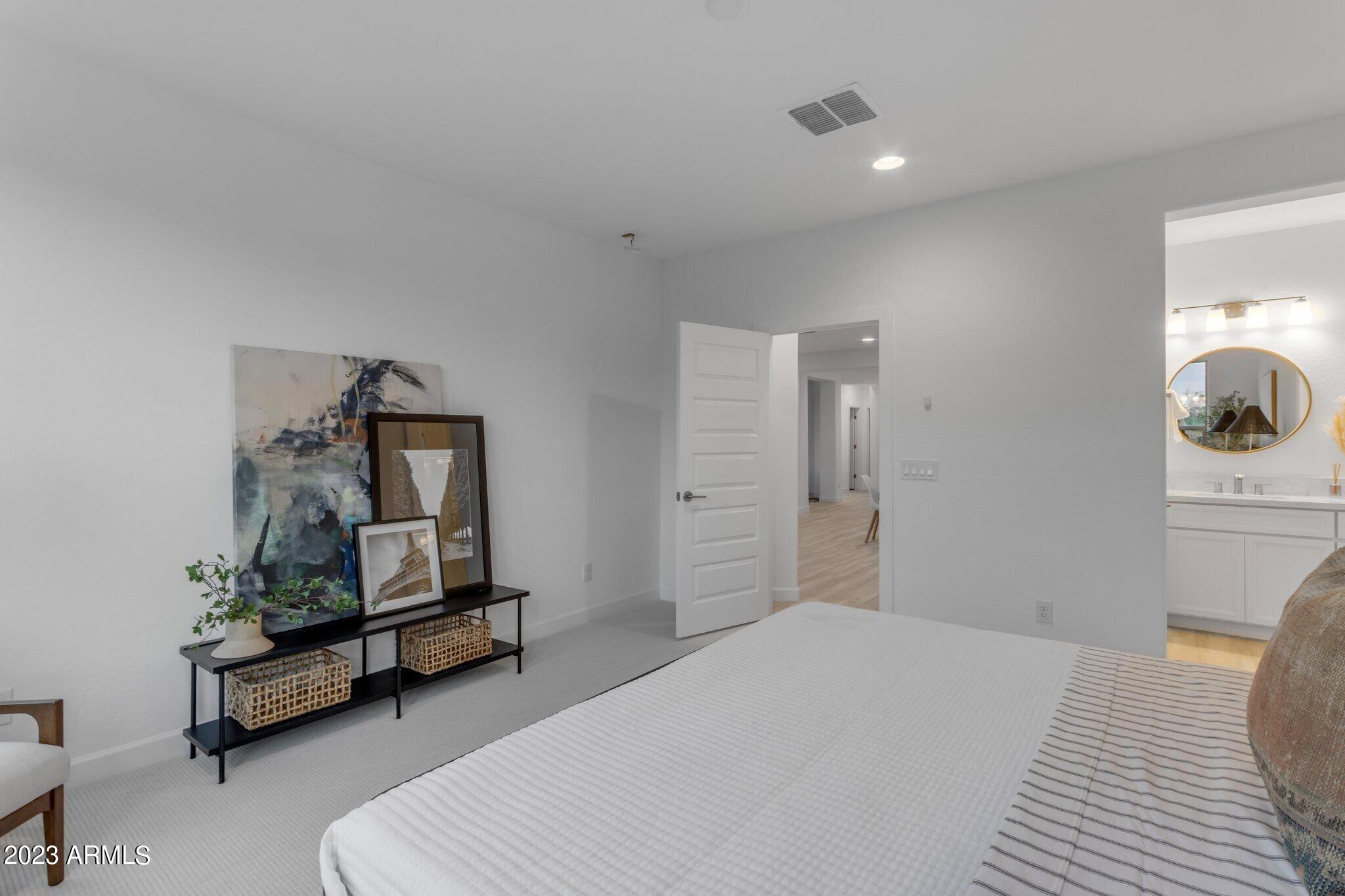 428 E VETERANS Way