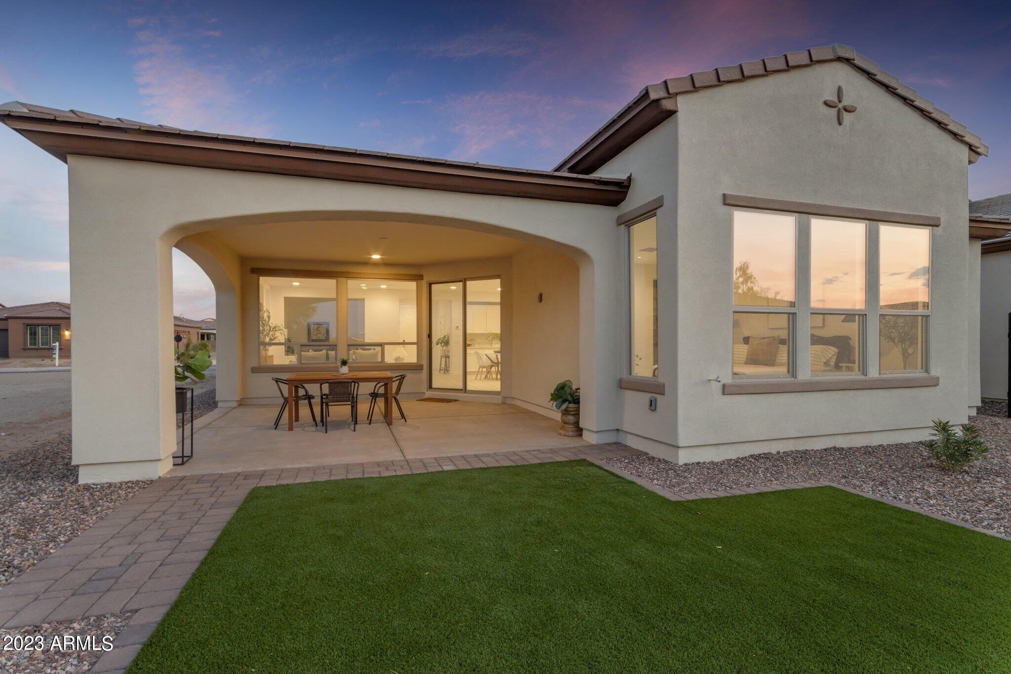 428 E VETERANS Way