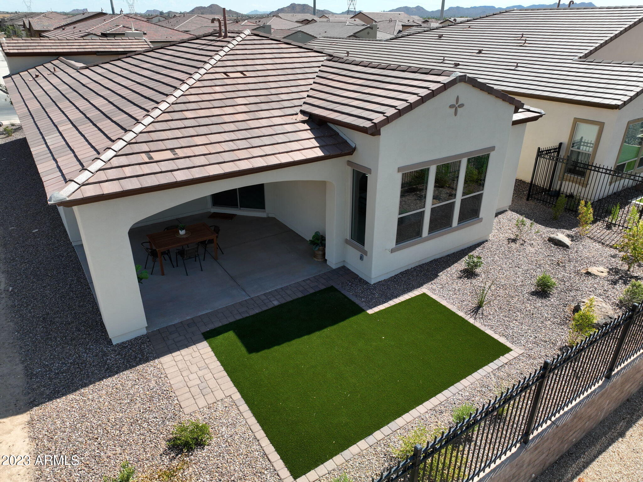428 E VETERANS Way
