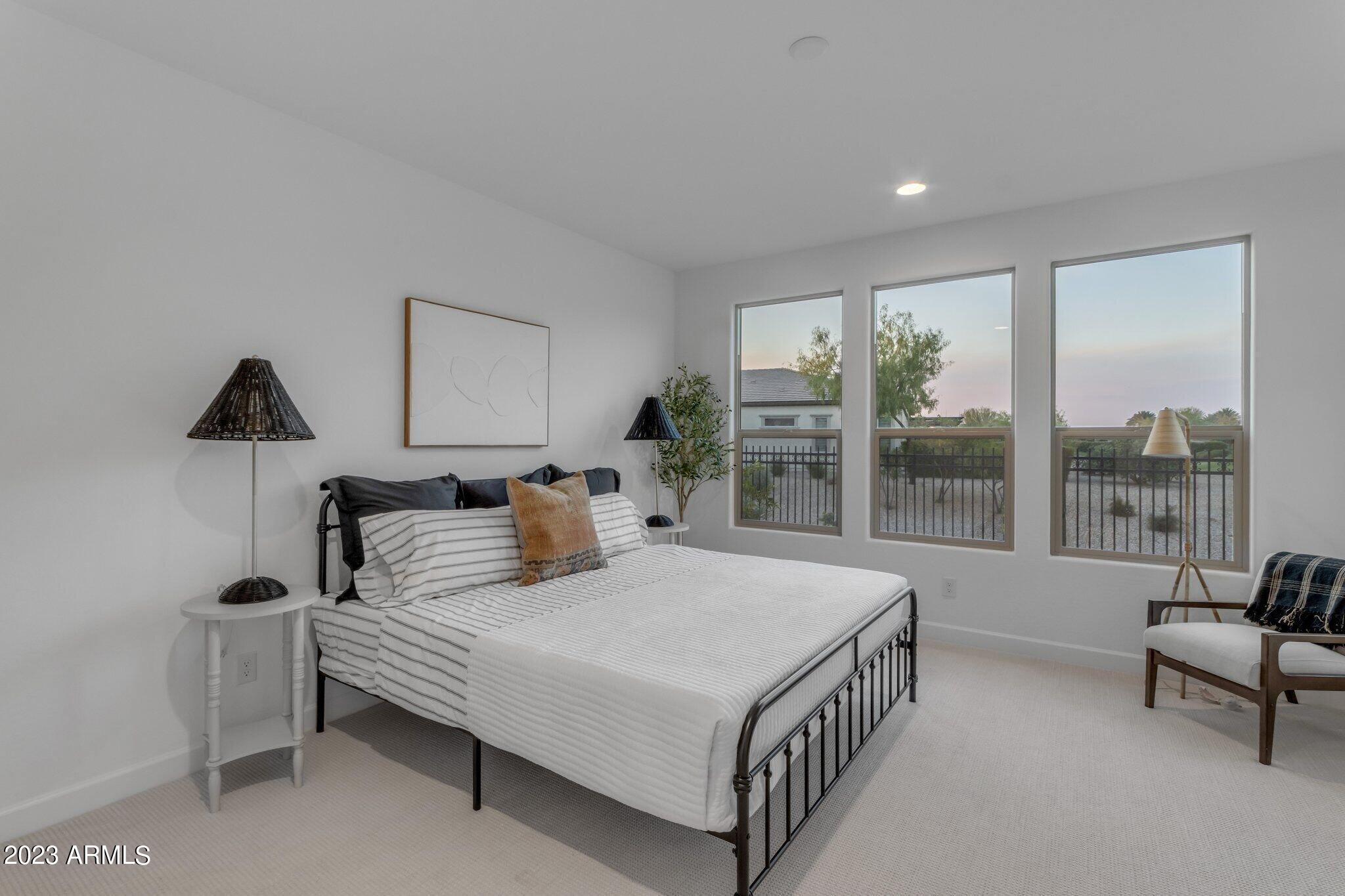 428 E VETERANS Way