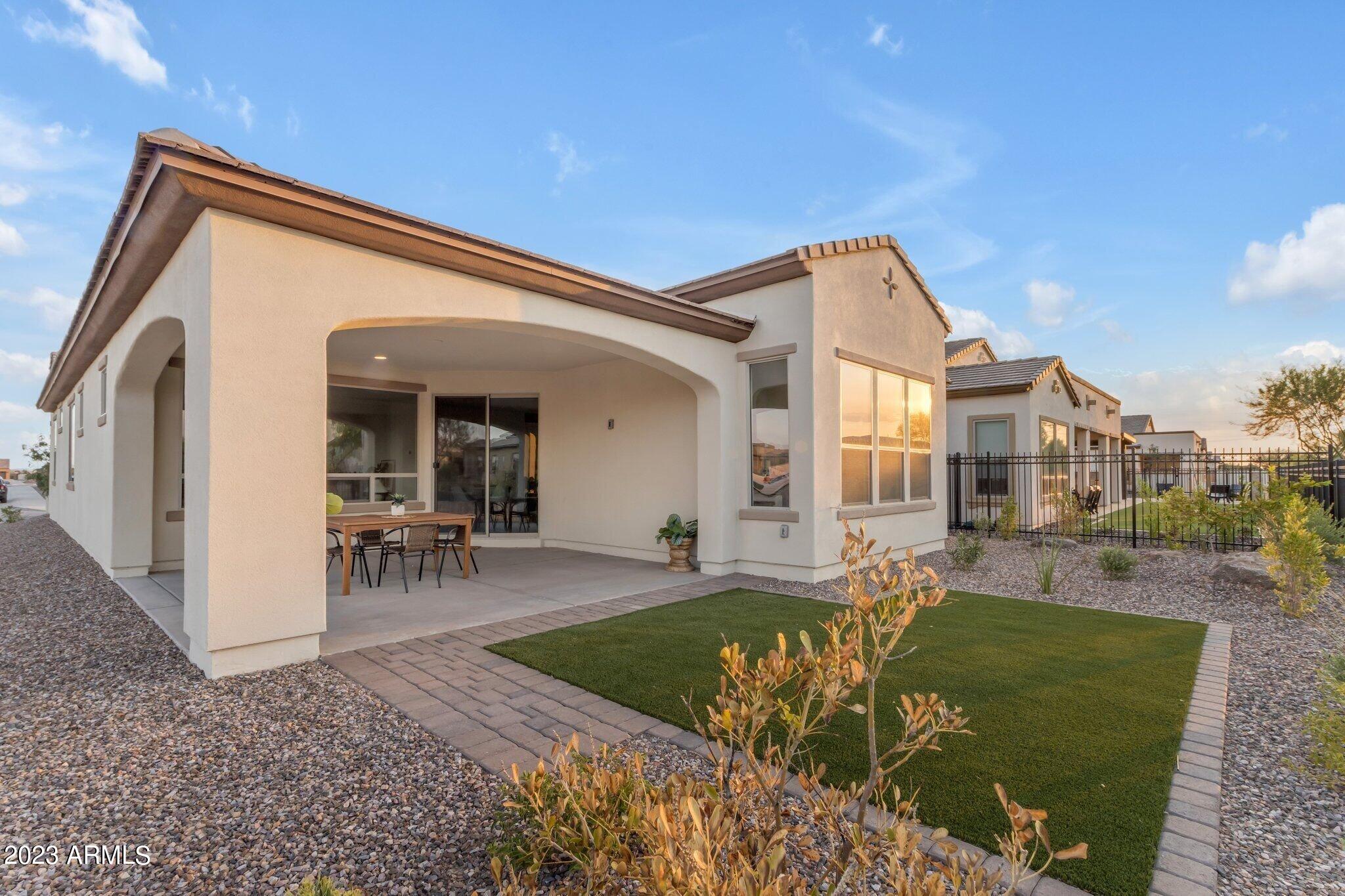 428 E VETERANS Way