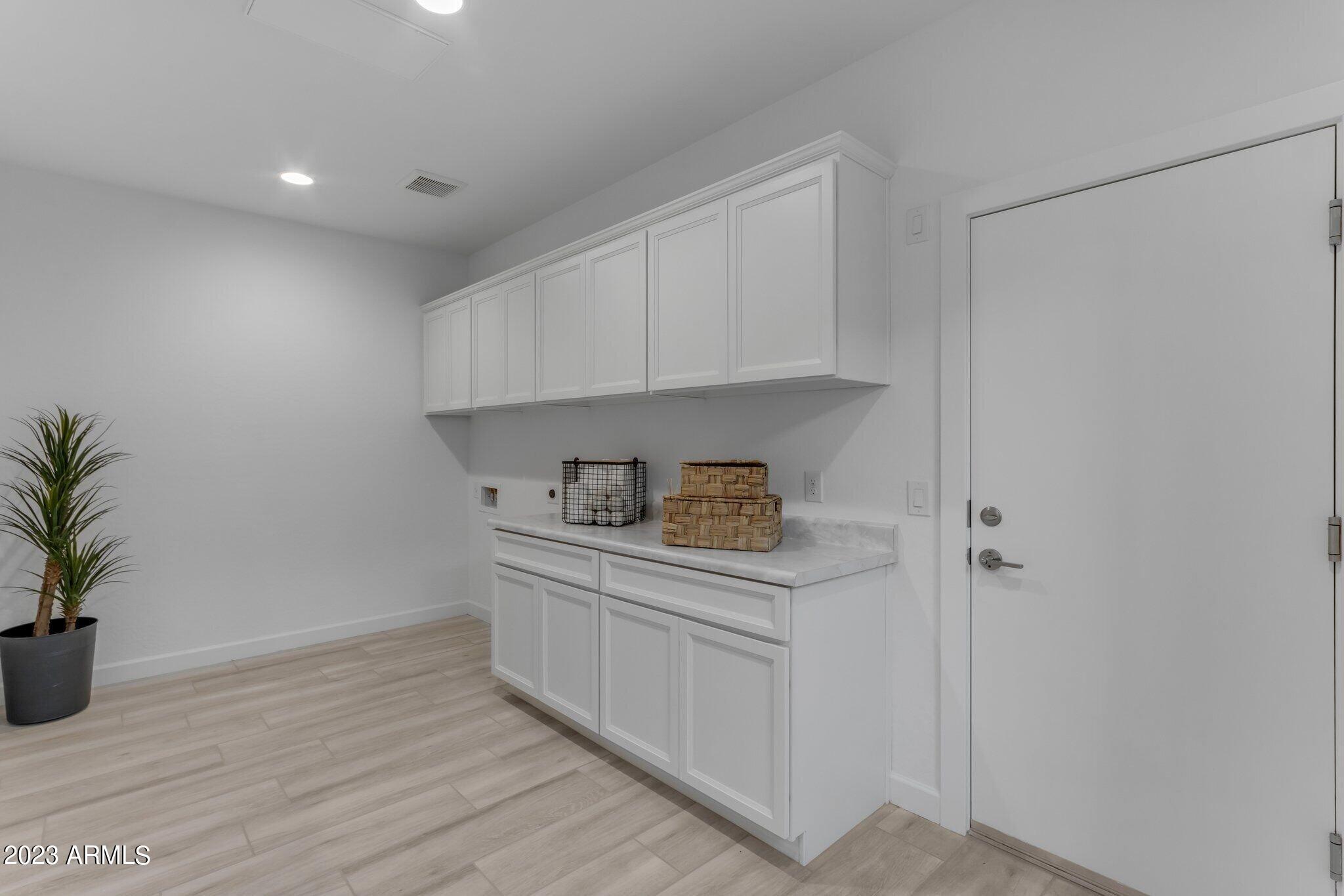 428 E VETERANS Way