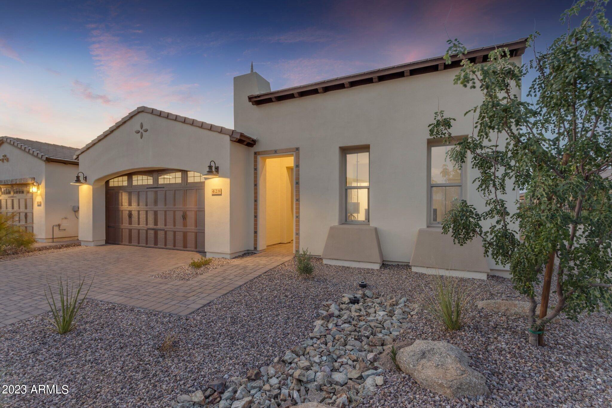 428 E VETERANS Way