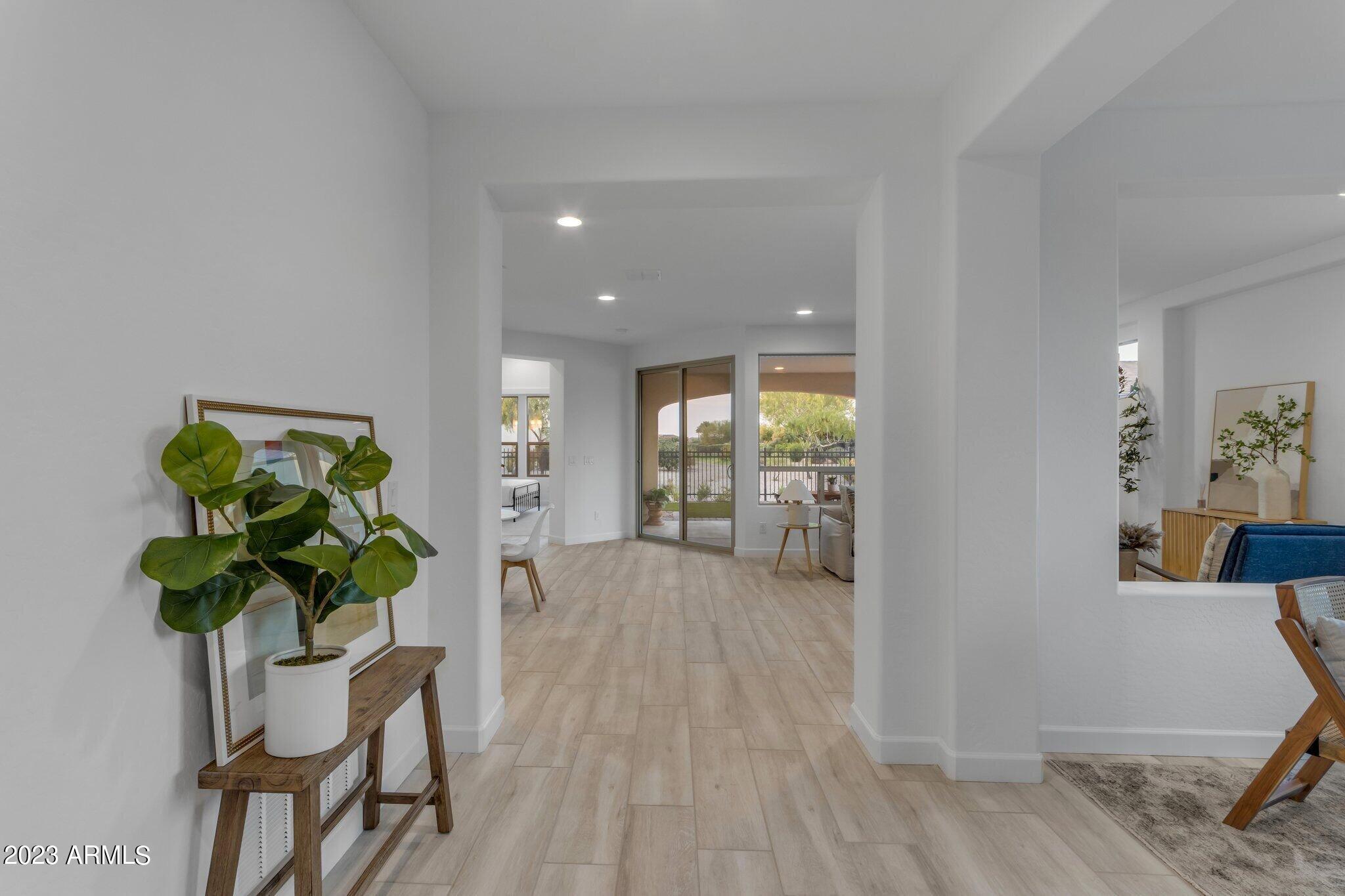 428 E VETERANS Way