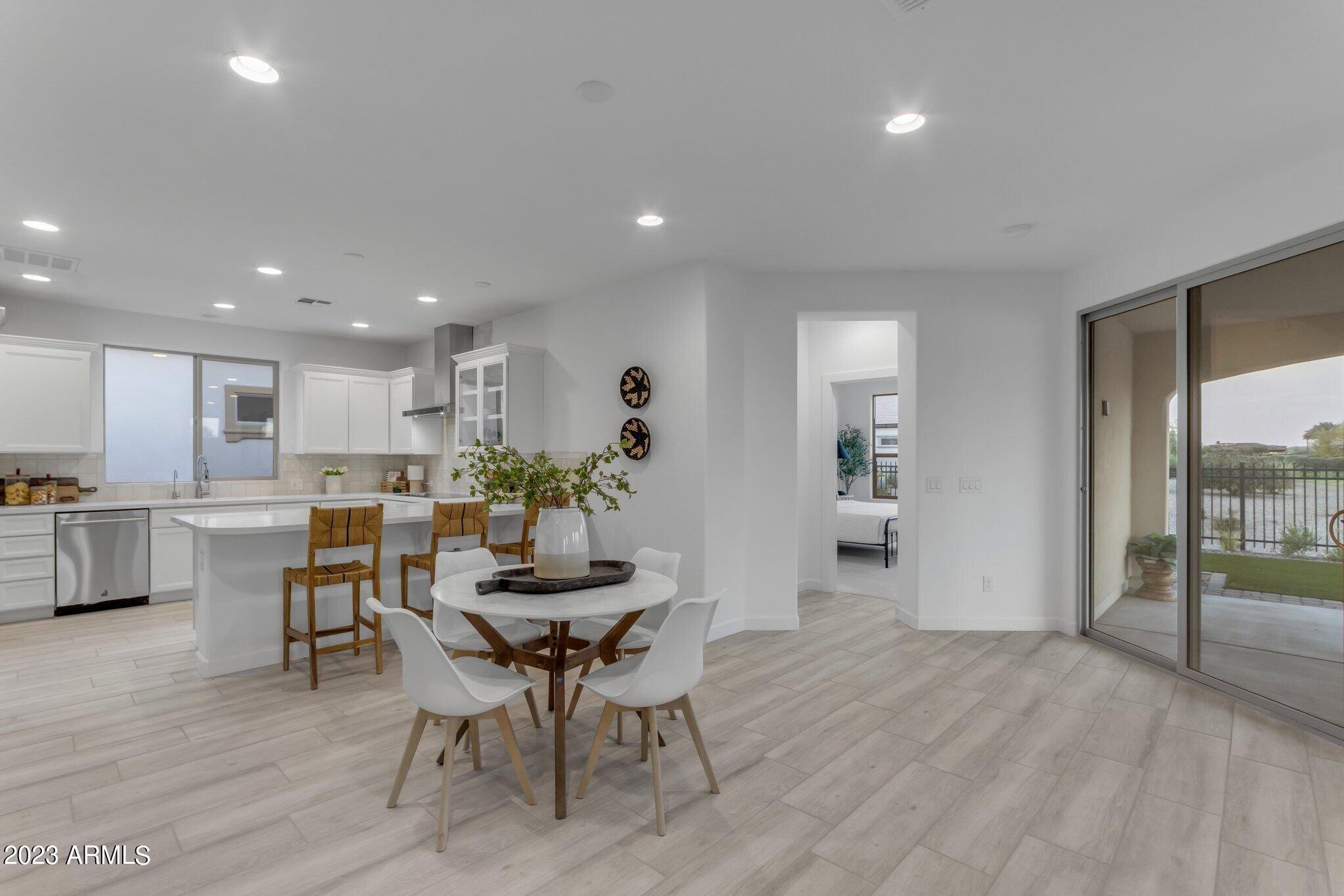 428 E VETERANS Way
