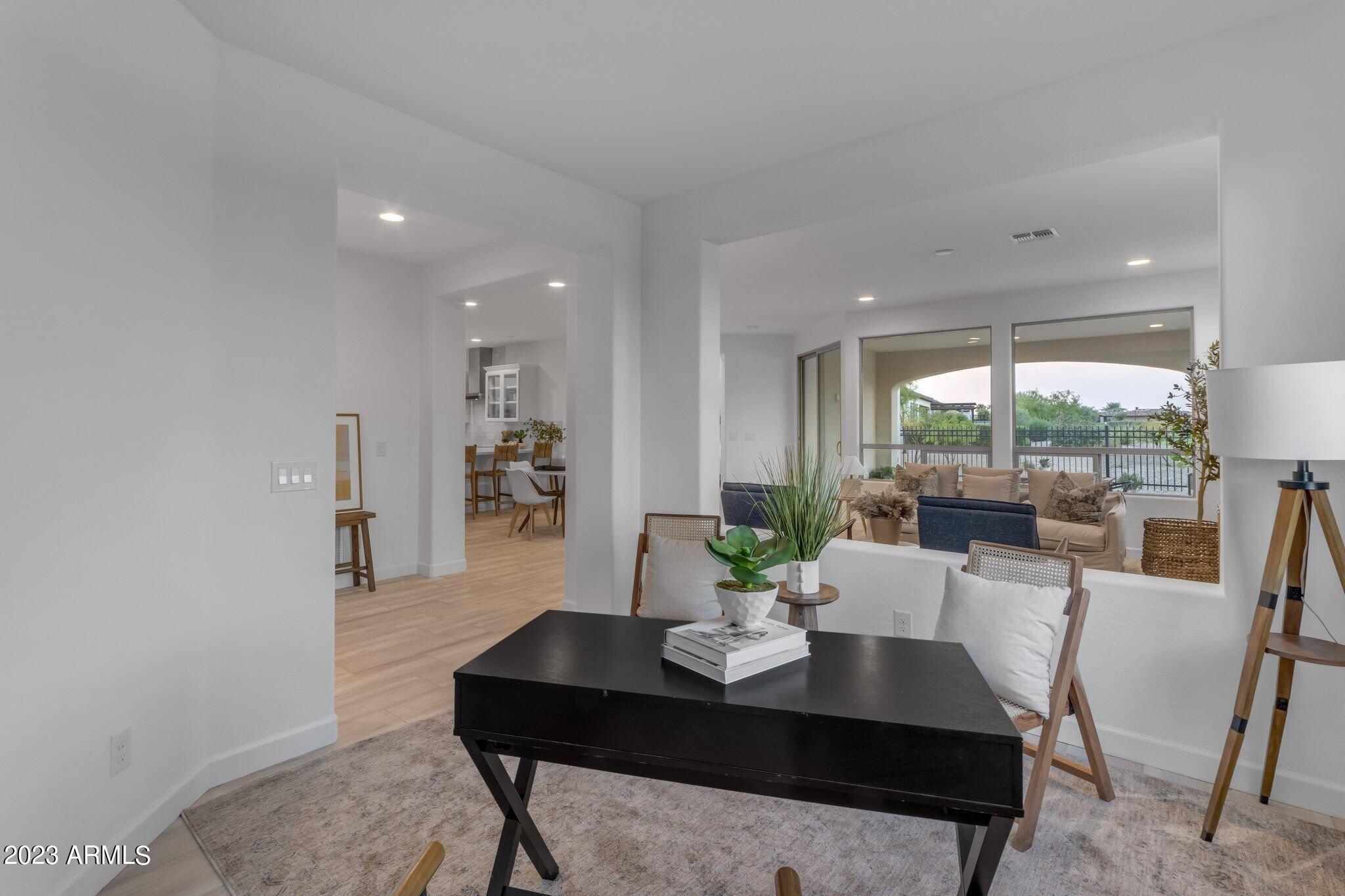 428 E VETERANS Way