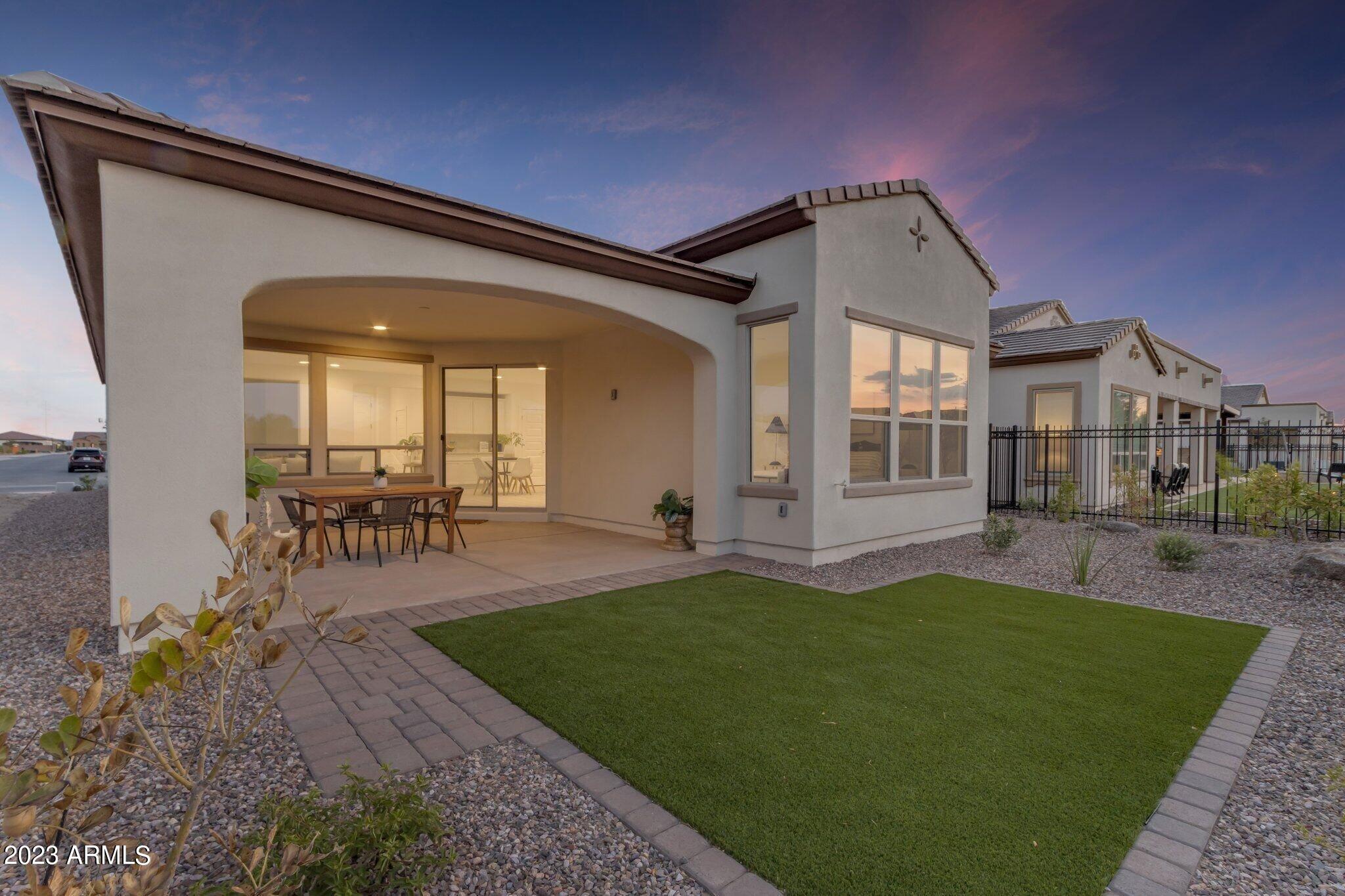 428 E VETERANS Way