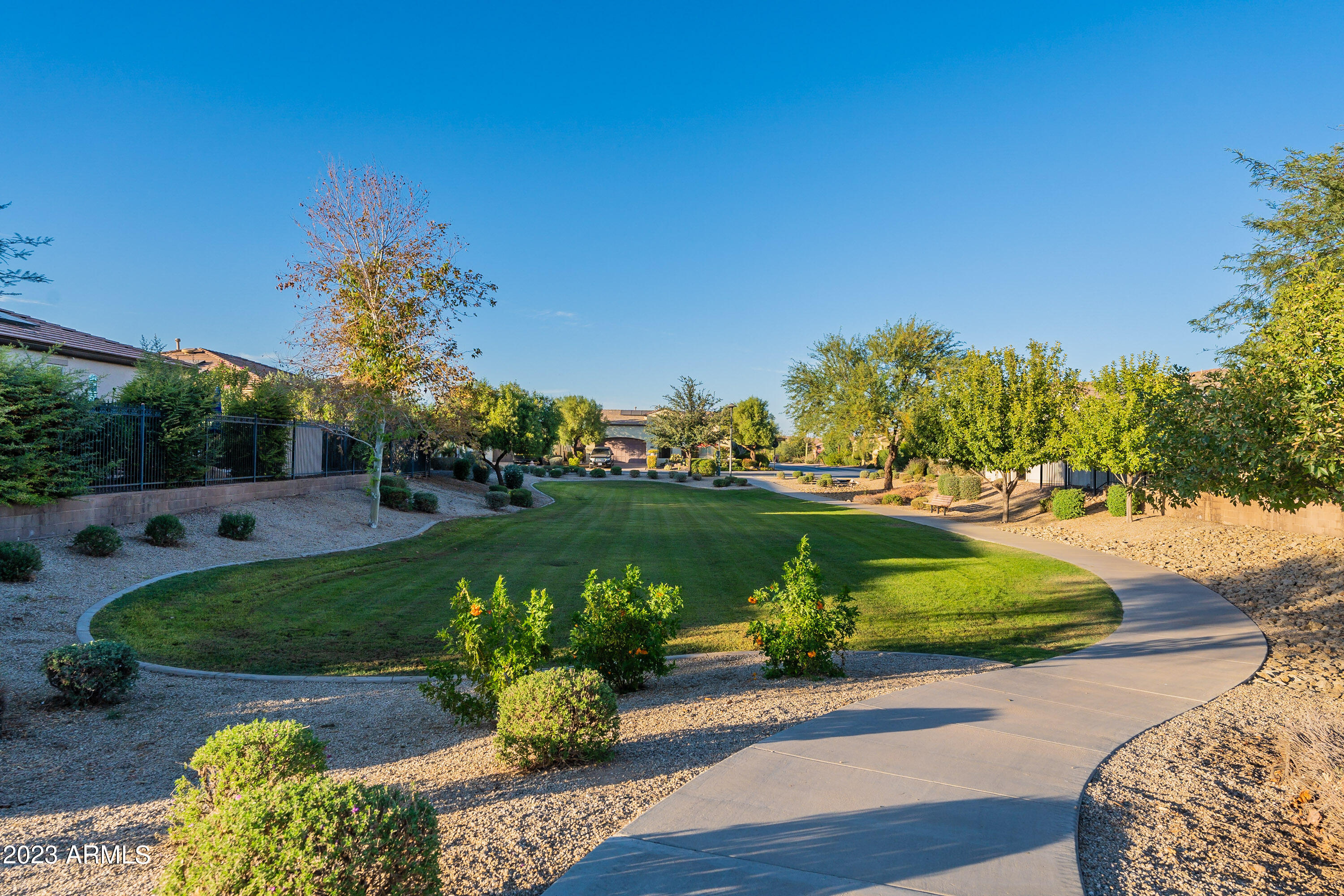 1678 E GRAND RIDGE Road