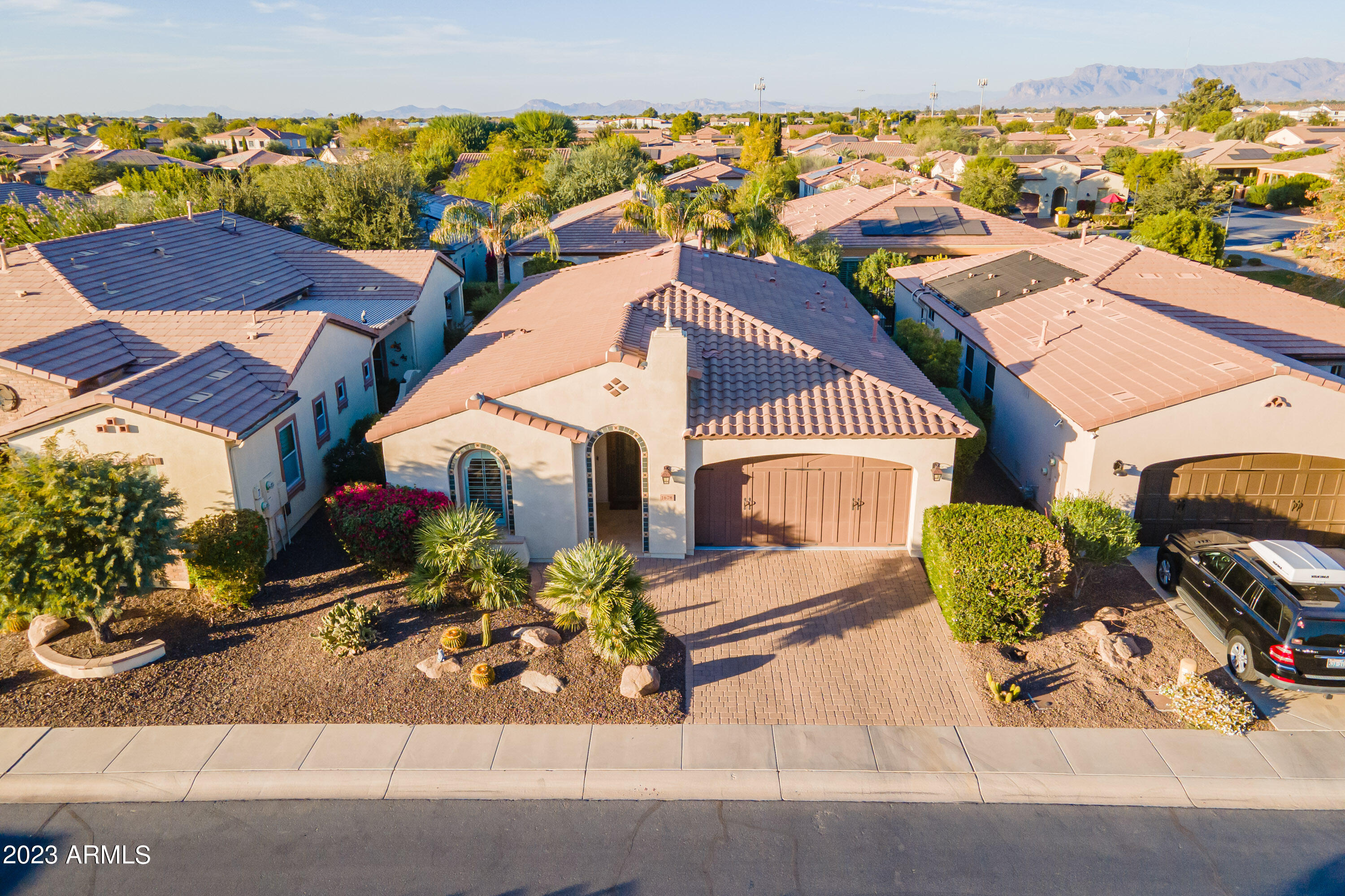 1678 E GRAND RIDGE Road