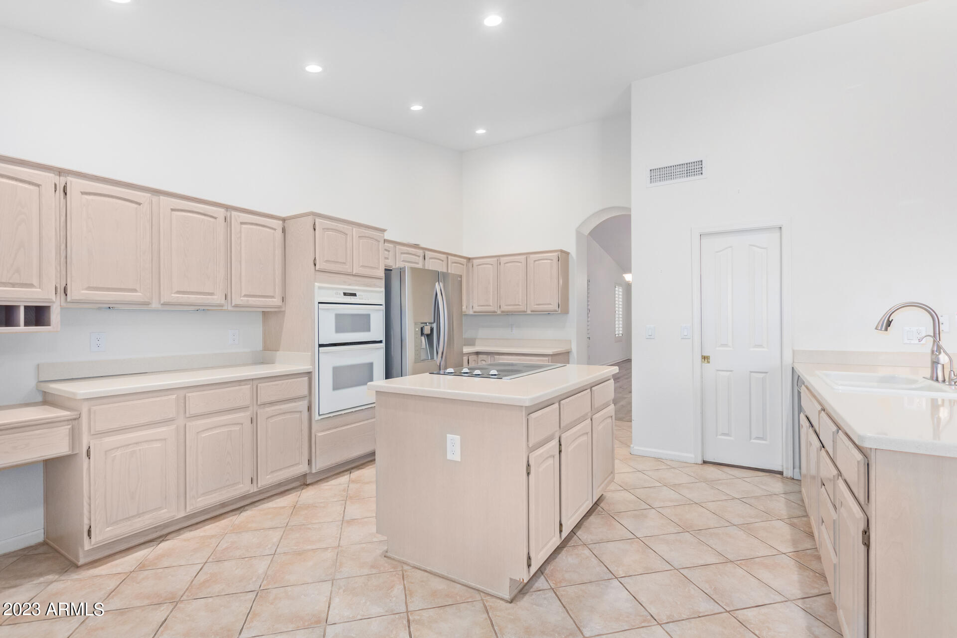 10014 E ARROWVALE Drive