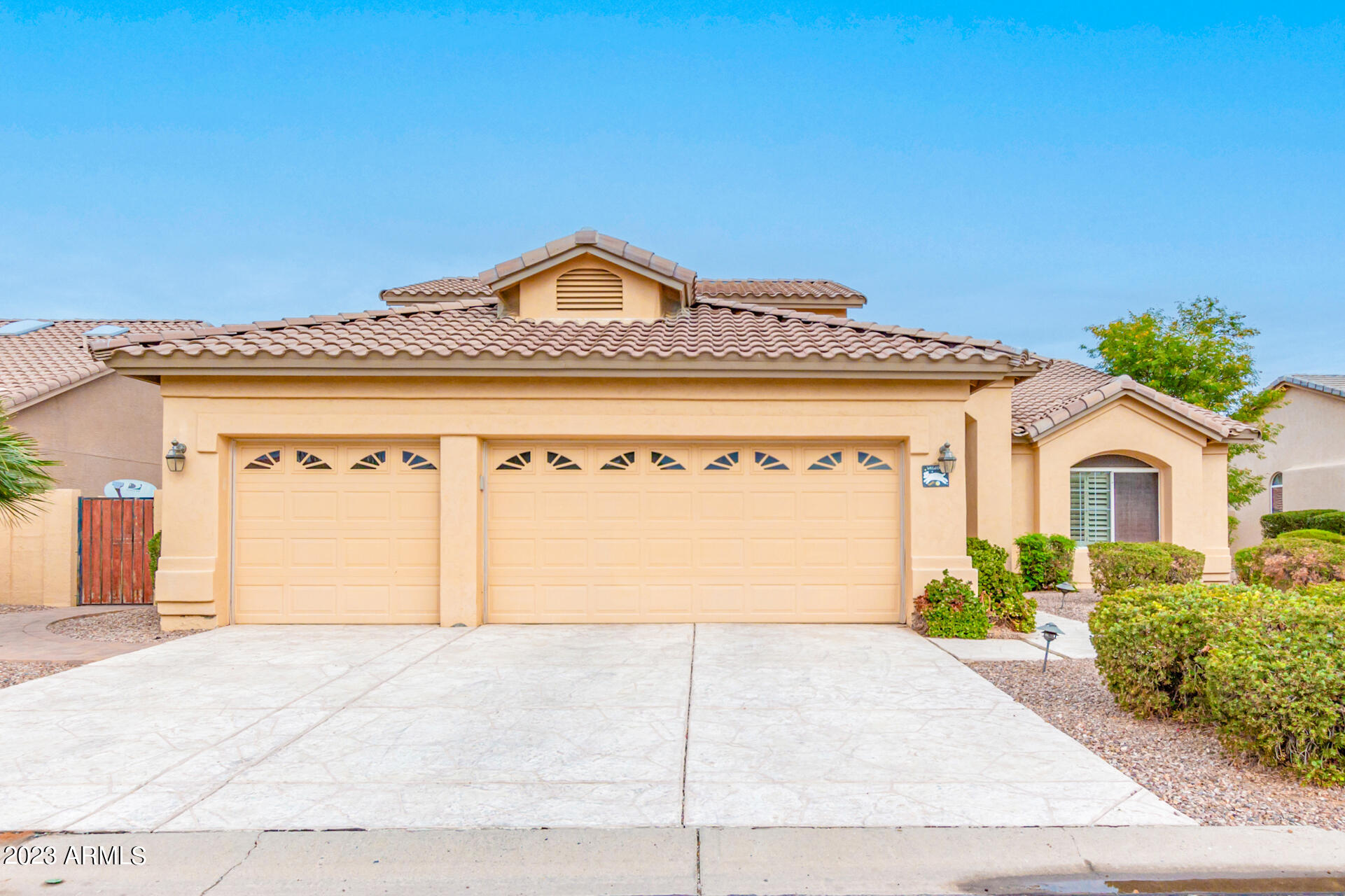 10014 E ARROWVALE Drive