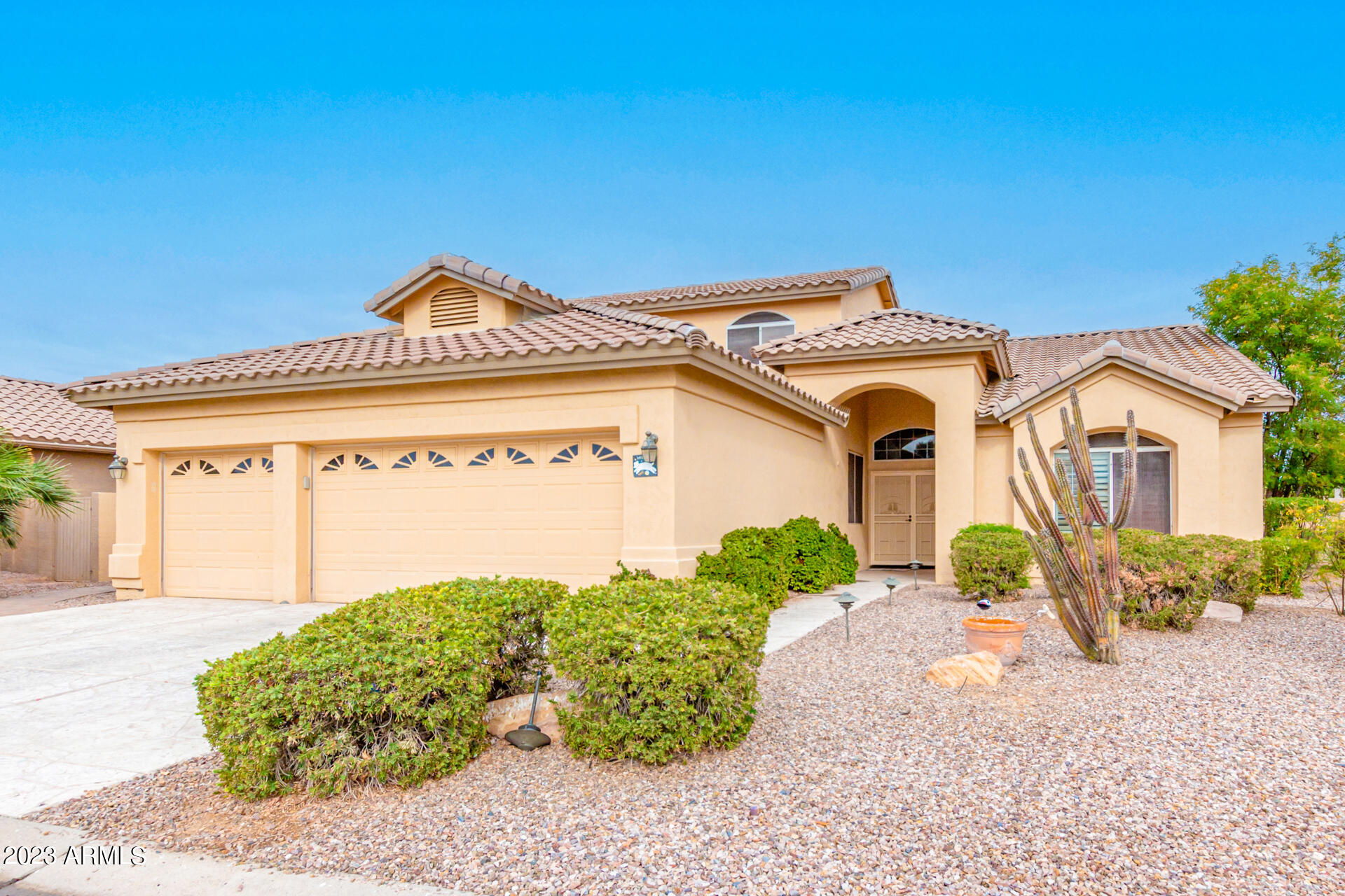 10014 E ARROWVALE Drive