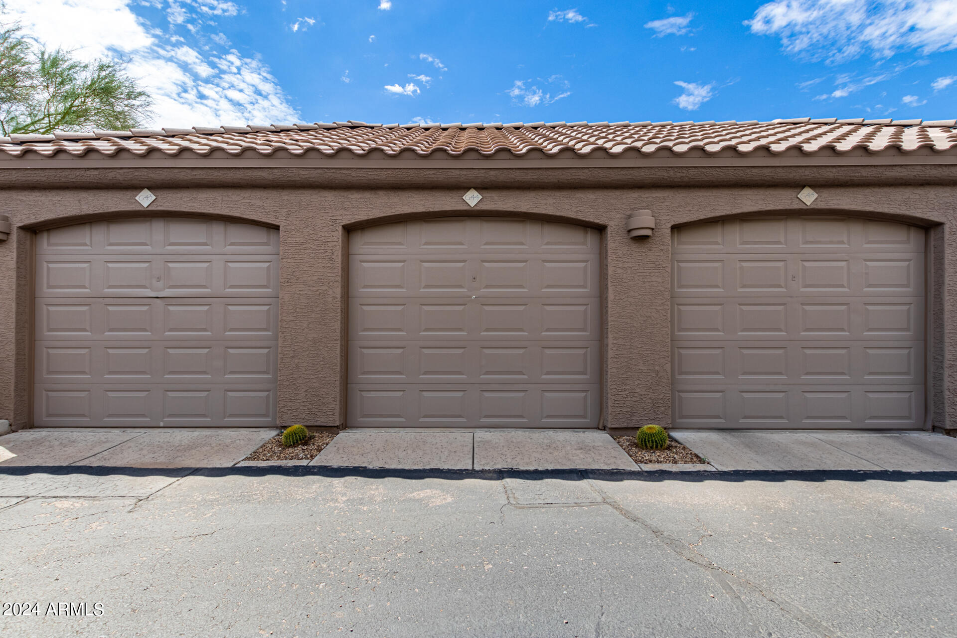 11680 E Sahuaro Drive, 1048