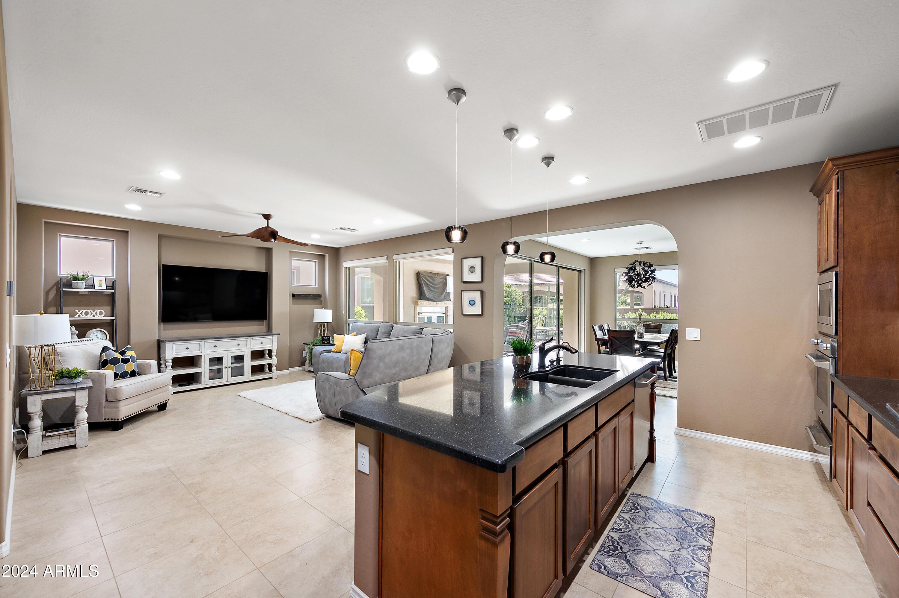 1295 E ELYSIAN Pass