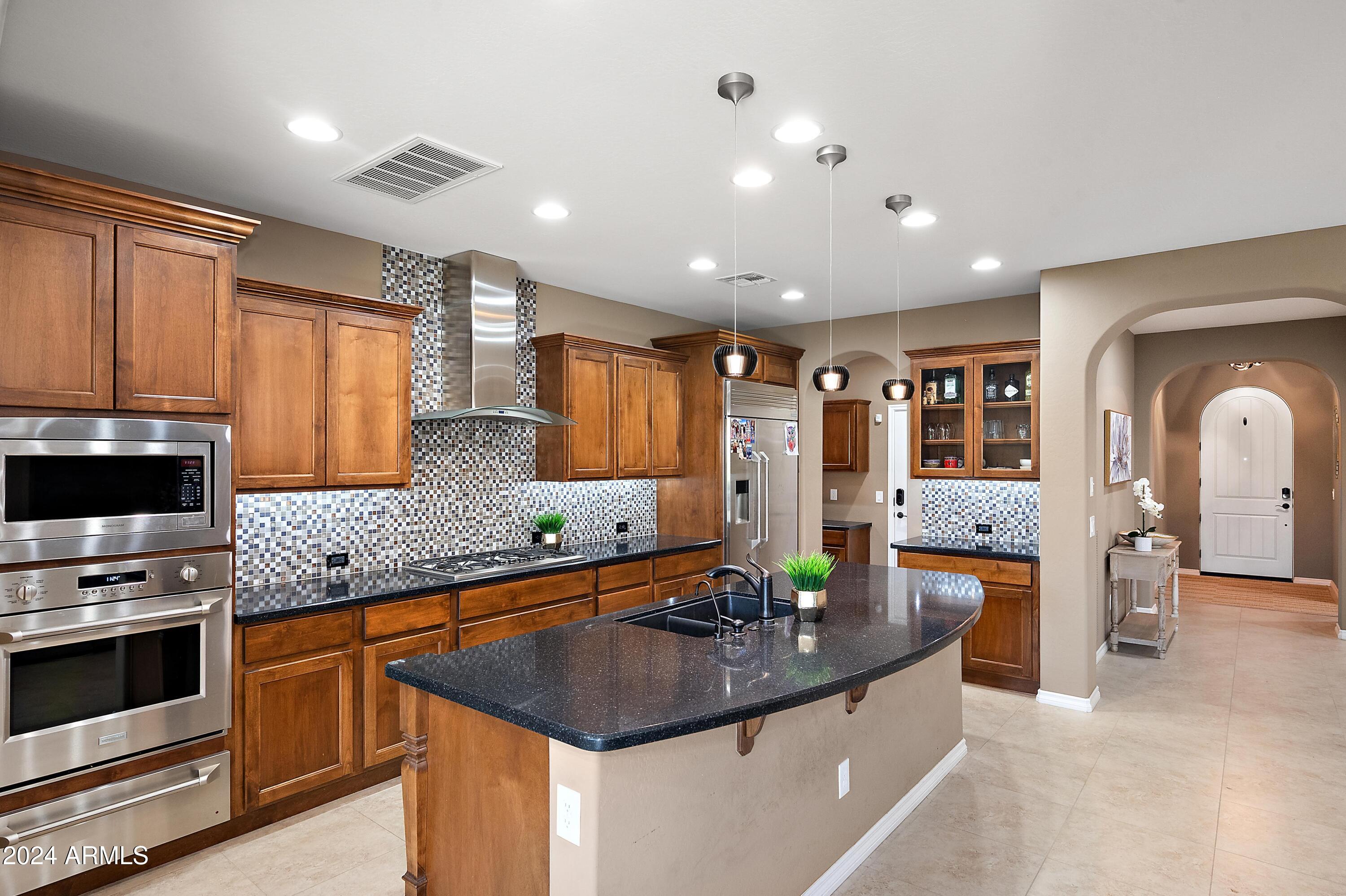 1295 E ELYSIAN Pass