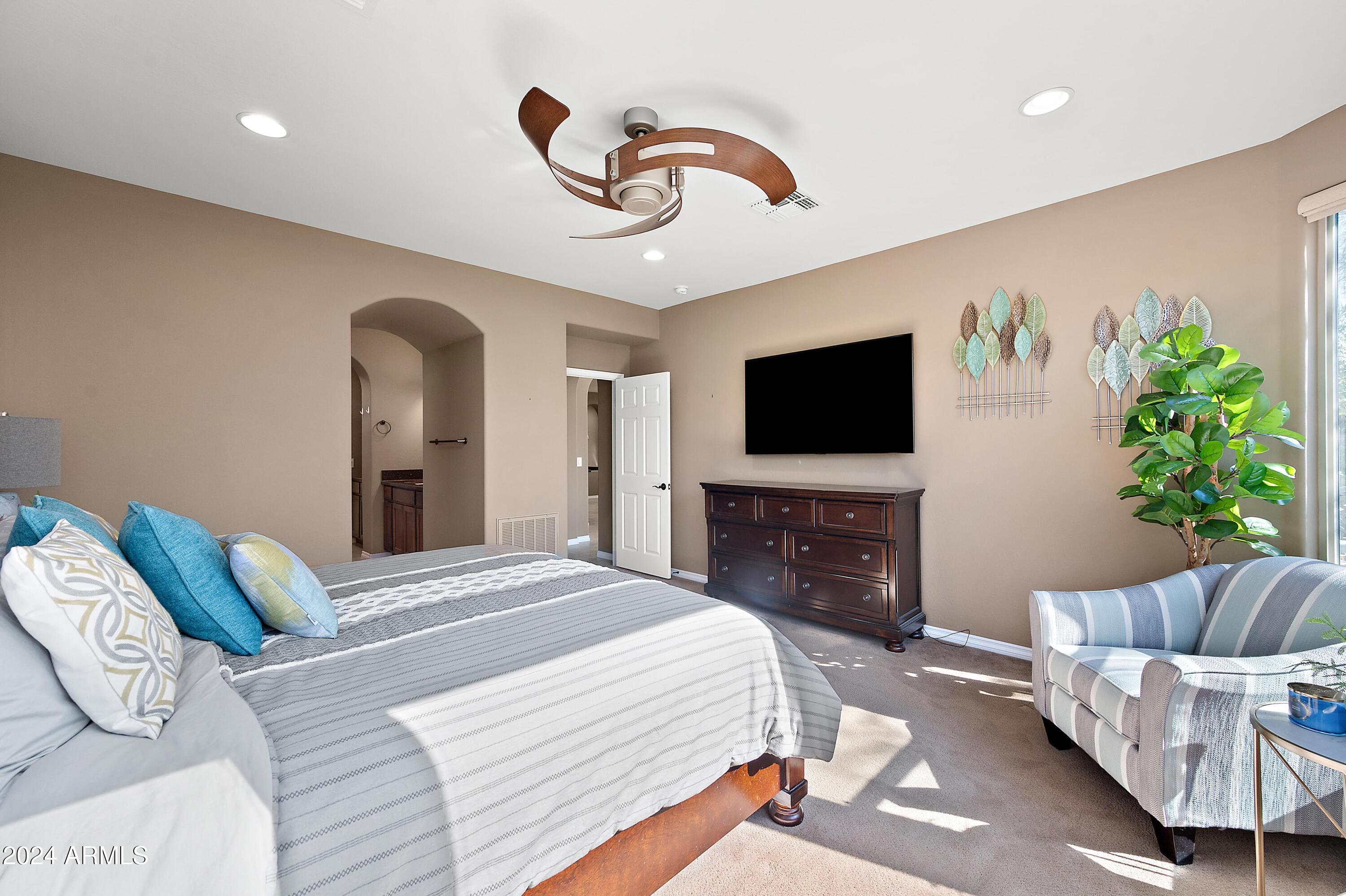 1295 E ELYSIAN Pass