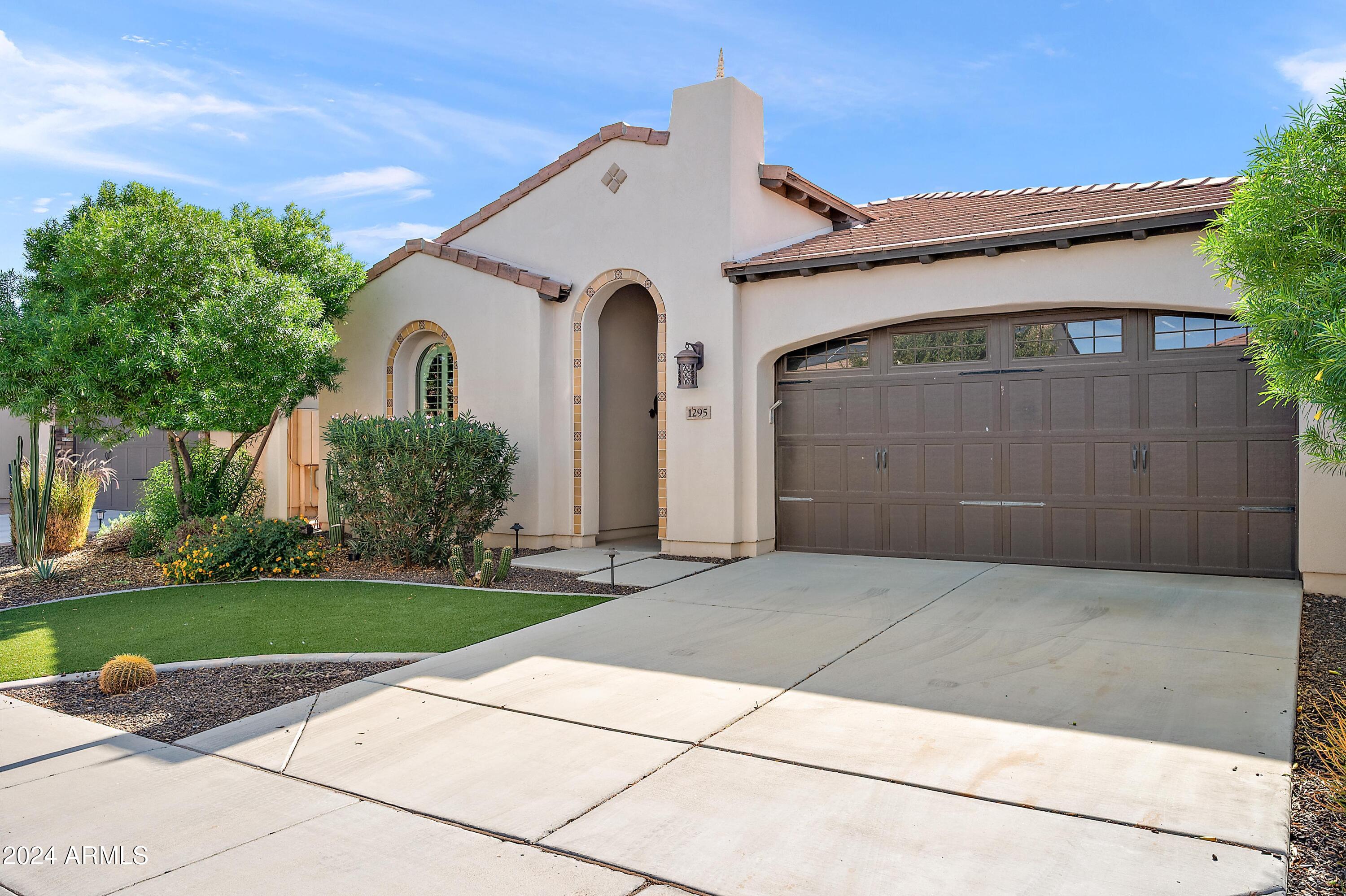 1295 E ELYSIAN Pass