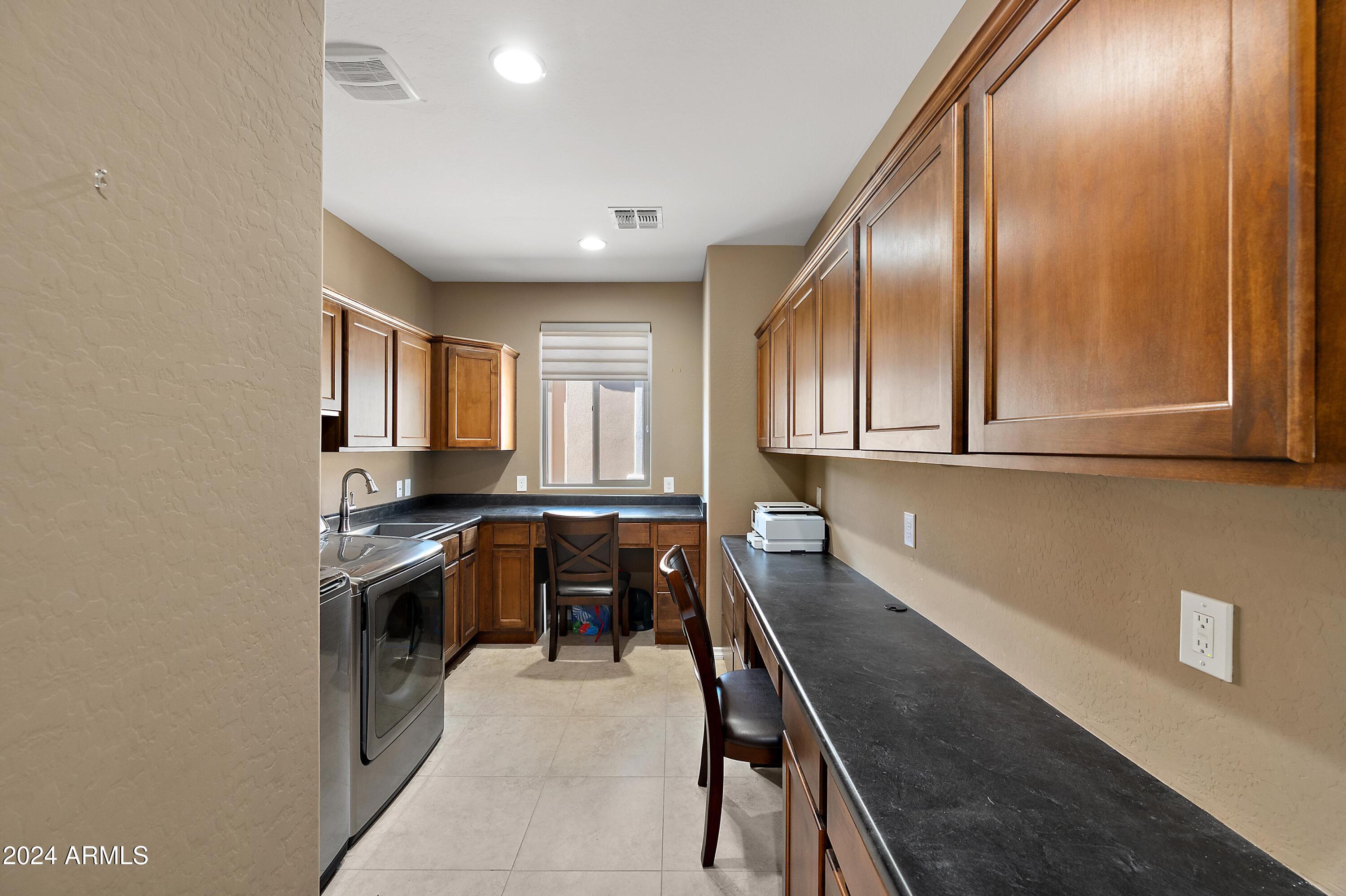 1295 E ELYSIAN Pass