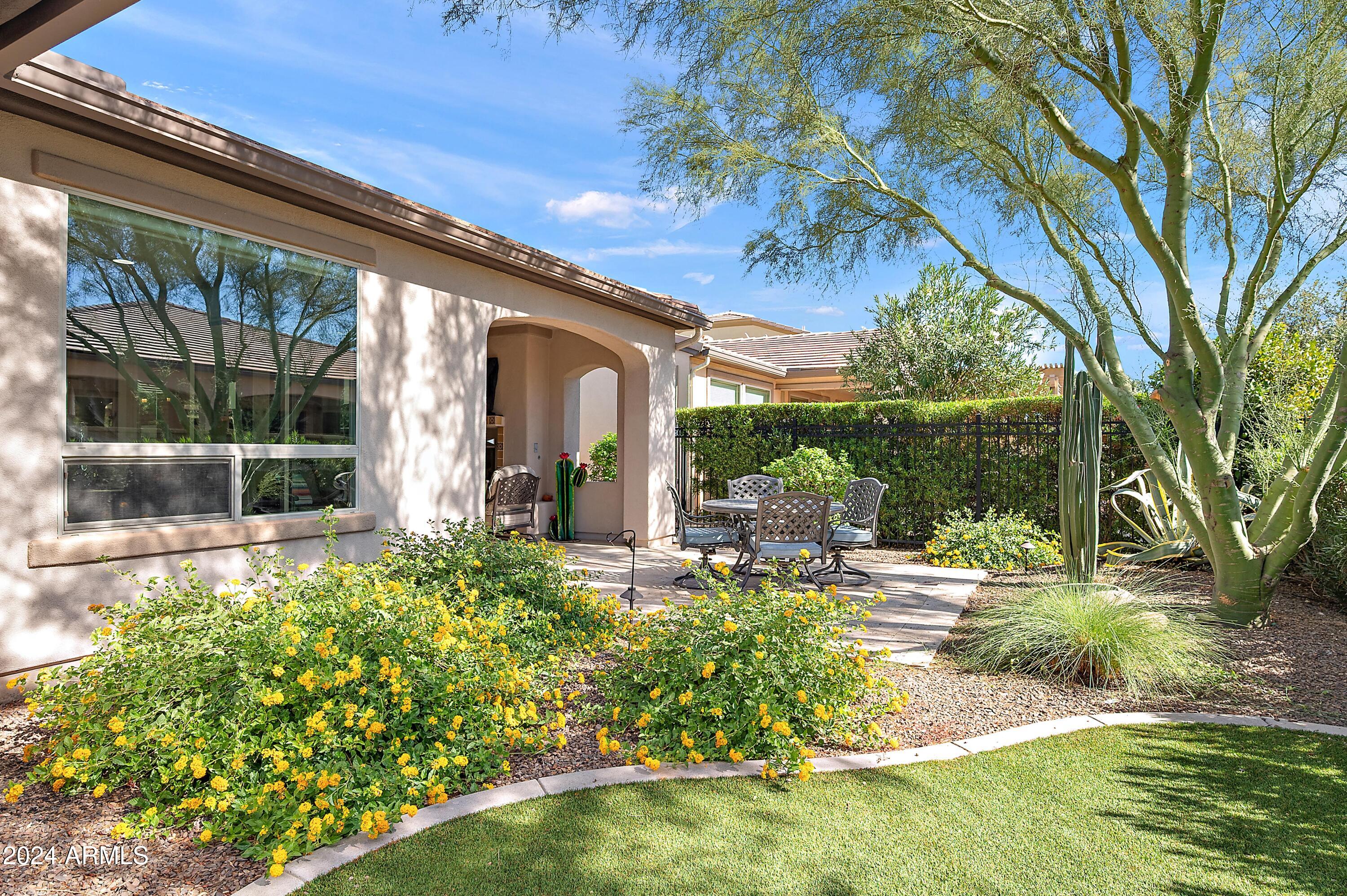 1295 E ELYSIAN Pass