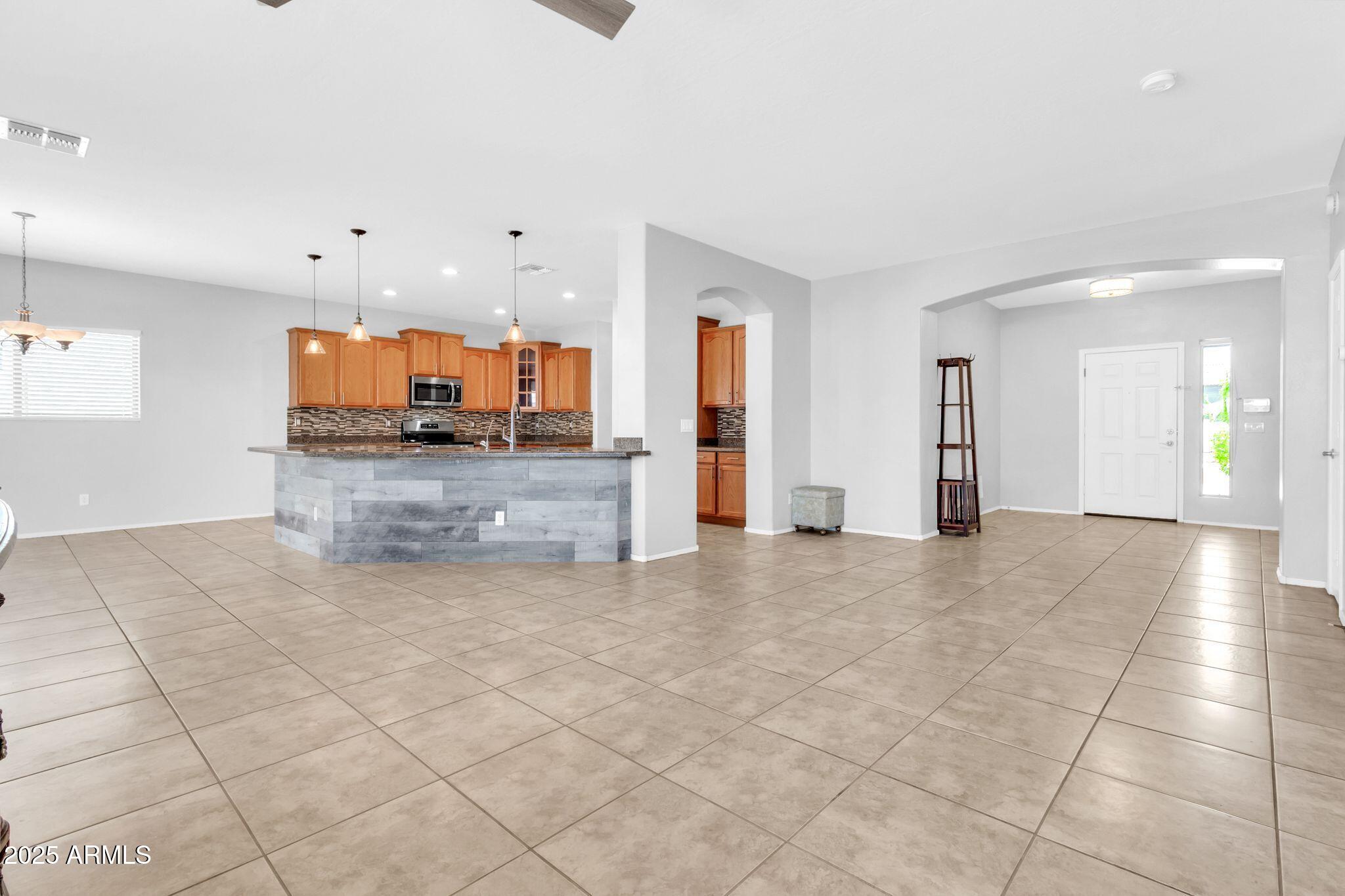 4396 E AUSTIN Lane