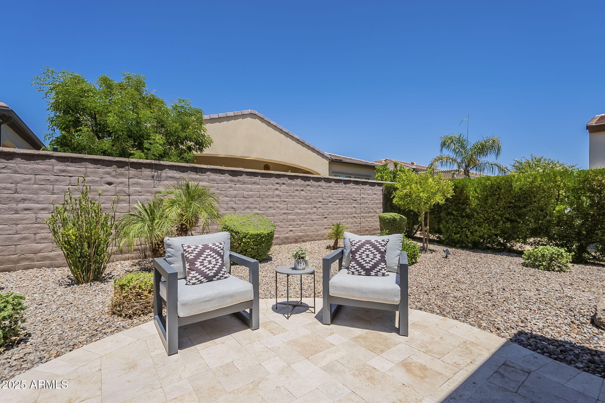 758 E FARMERS Lane