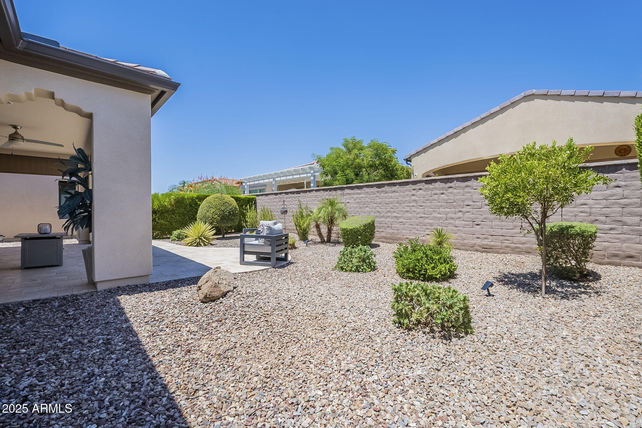 758 E FARMERS Lane