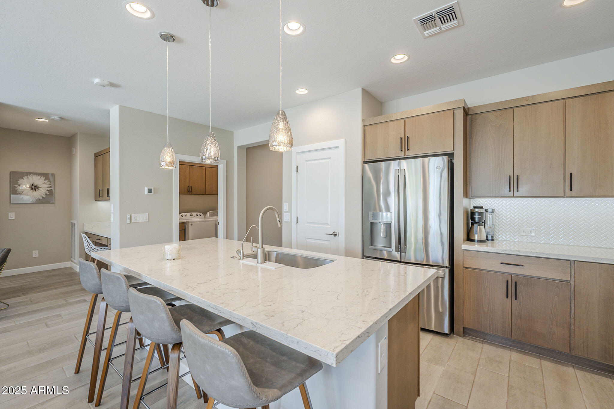 758 E FARMERS Lane