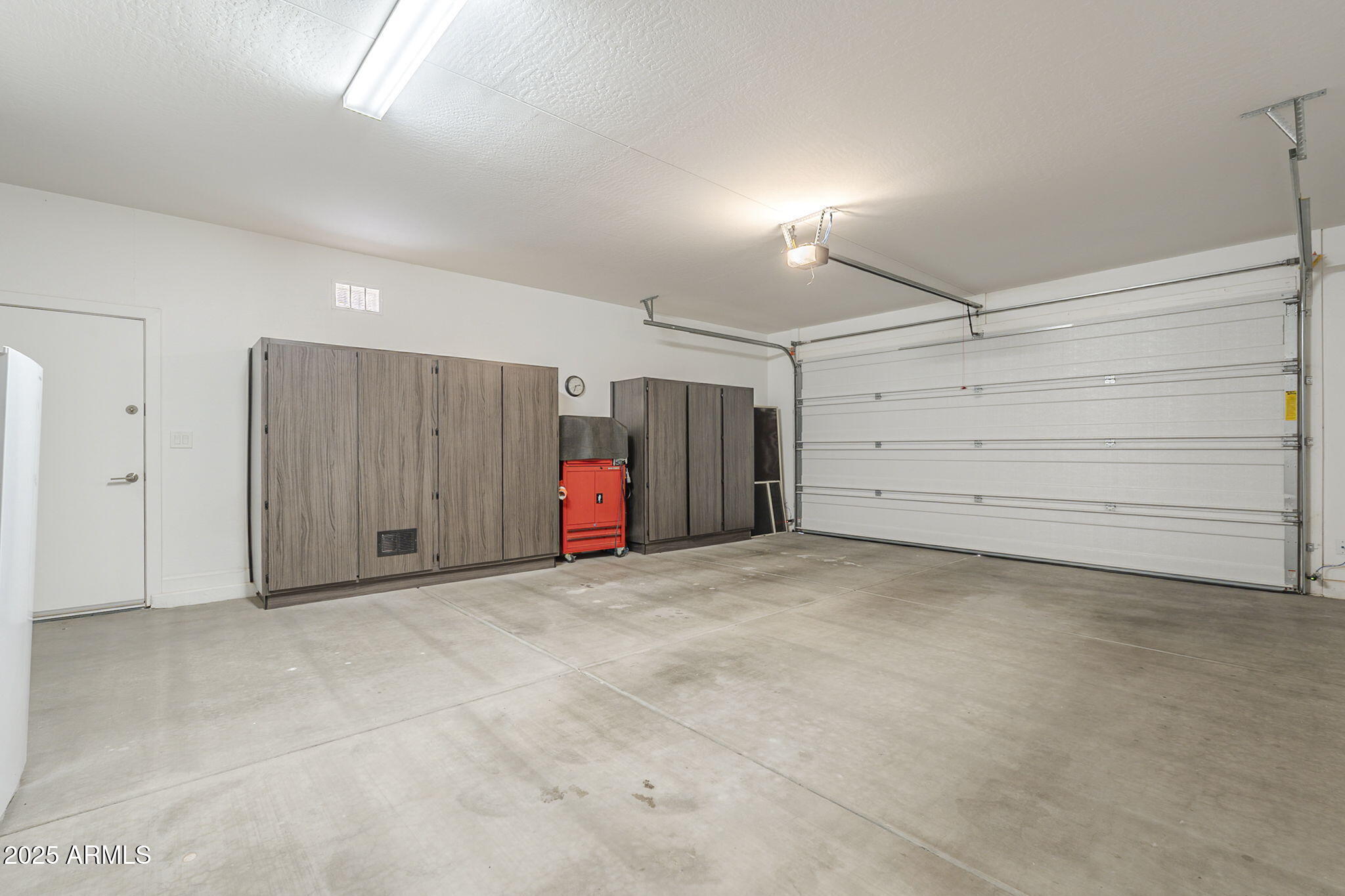 758 E FARMERS Lane