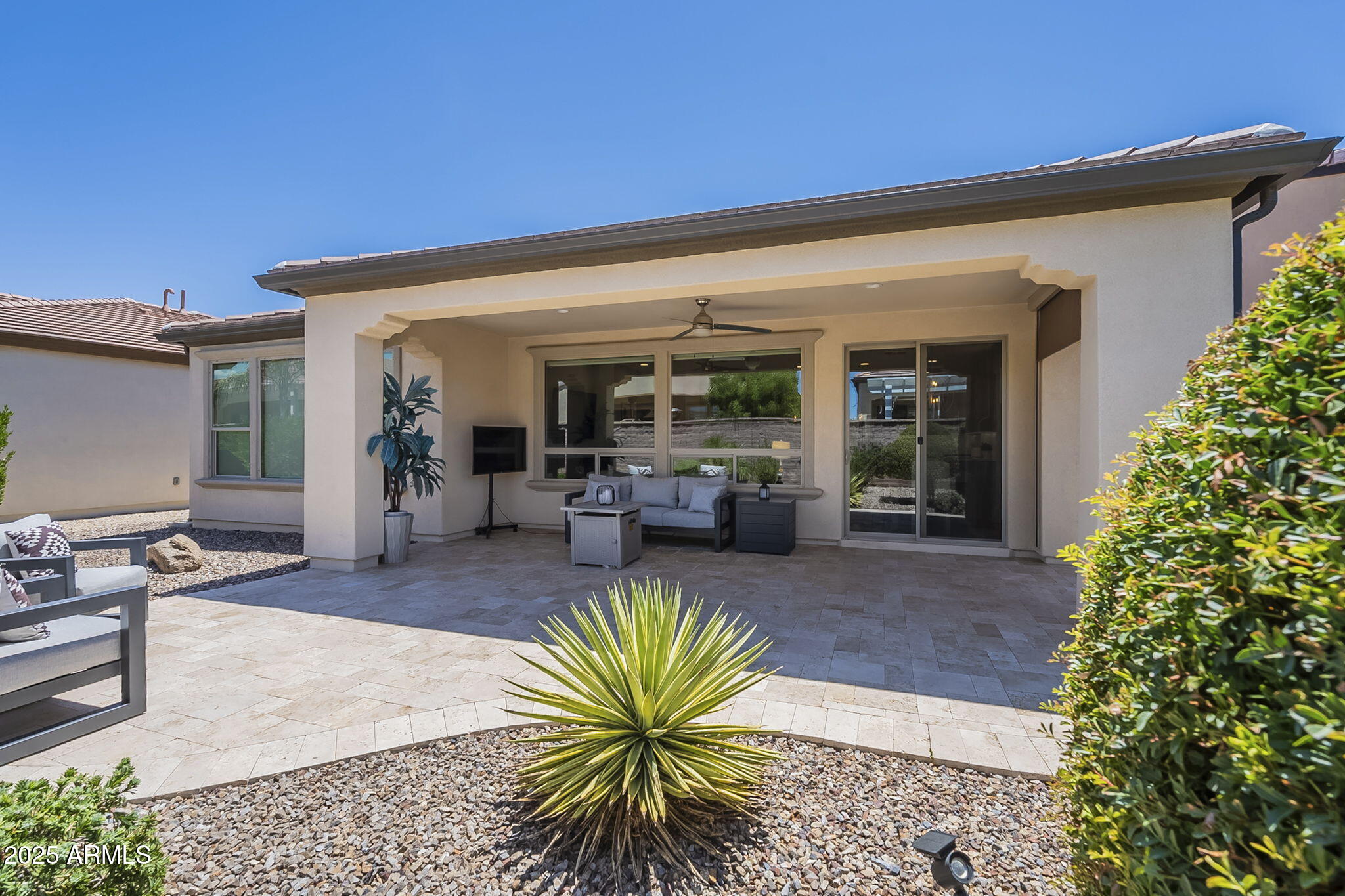 758 E FARMERS Lane