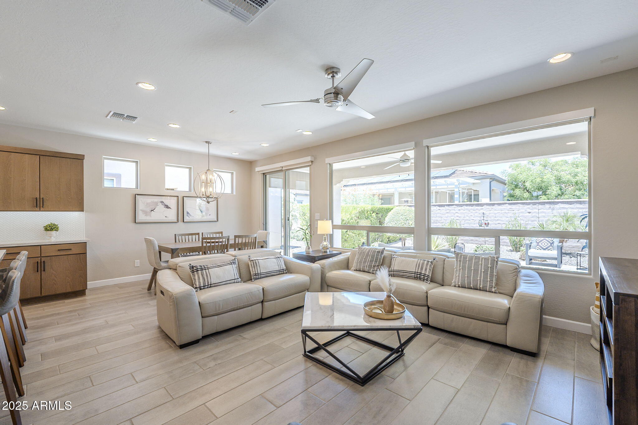 758 E FARMERS Lane