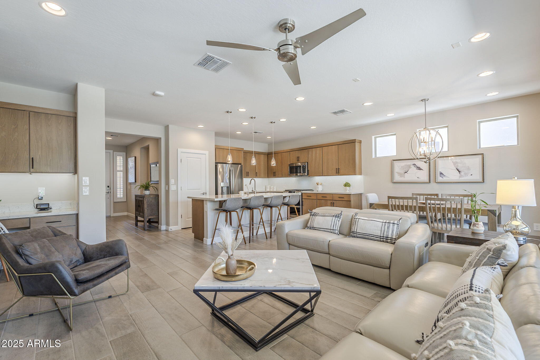 758 E FARMERS Lane