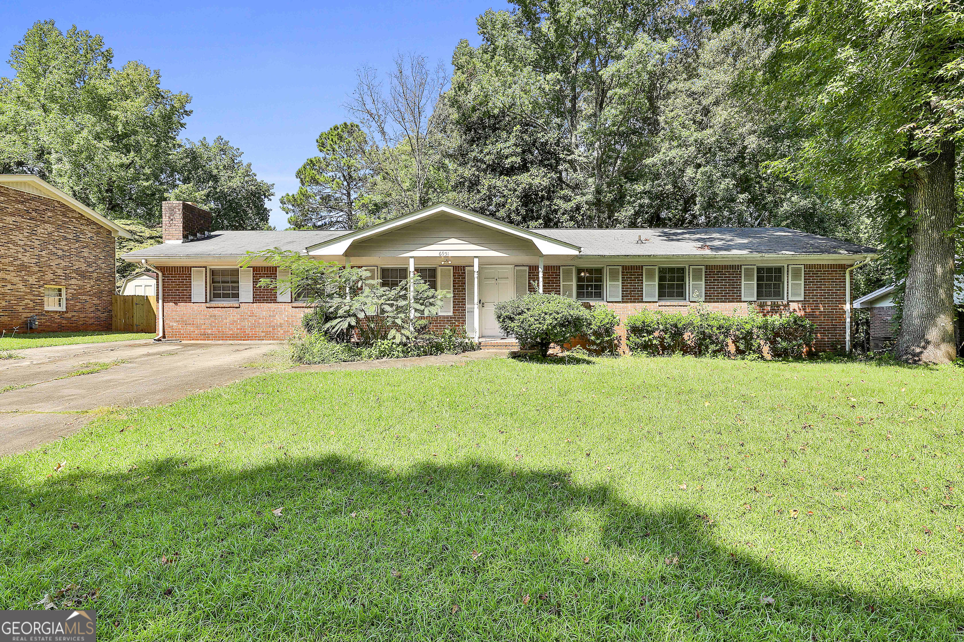 6951 Knollwood Drive