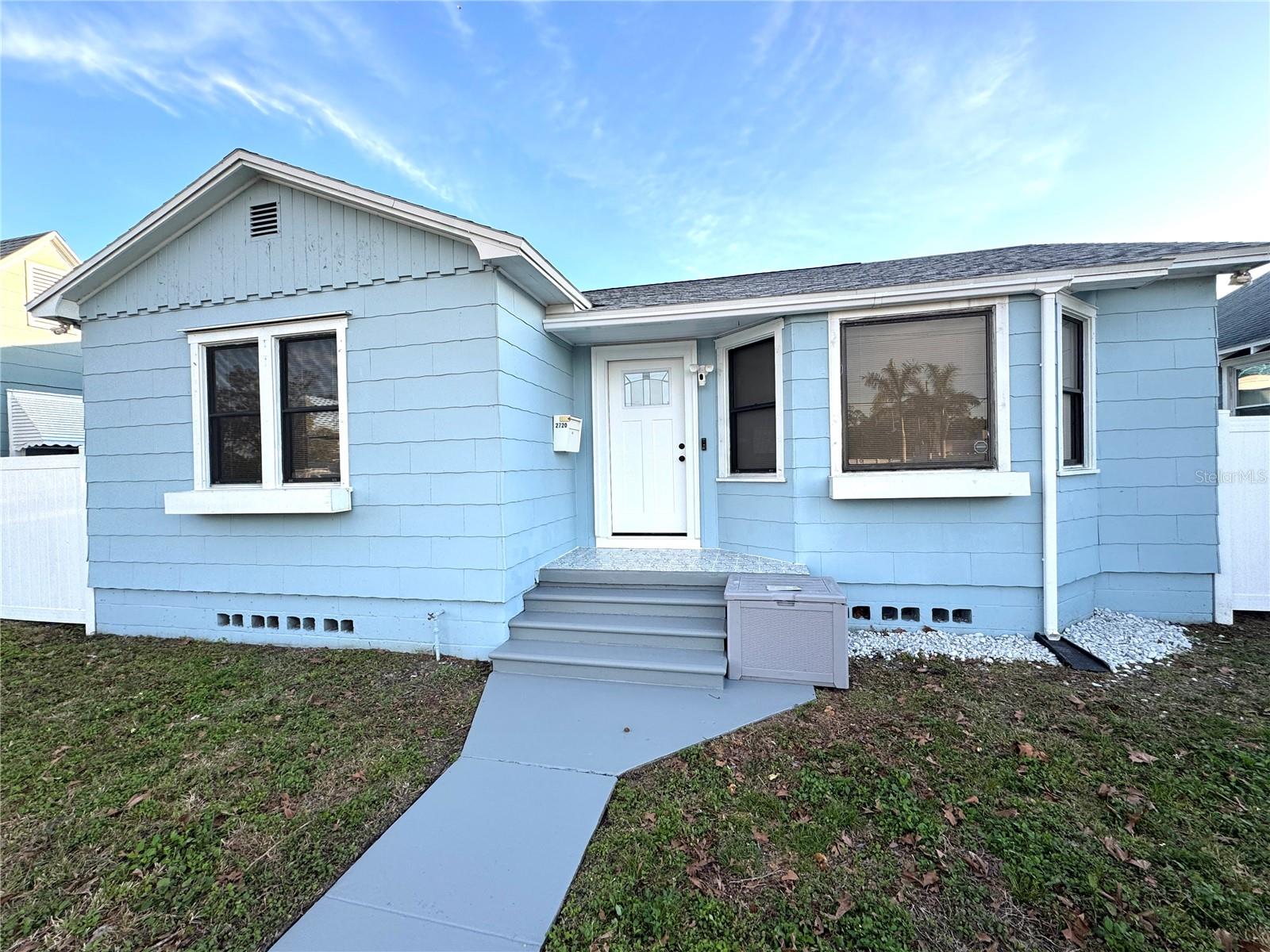 2720 9TH AVE N