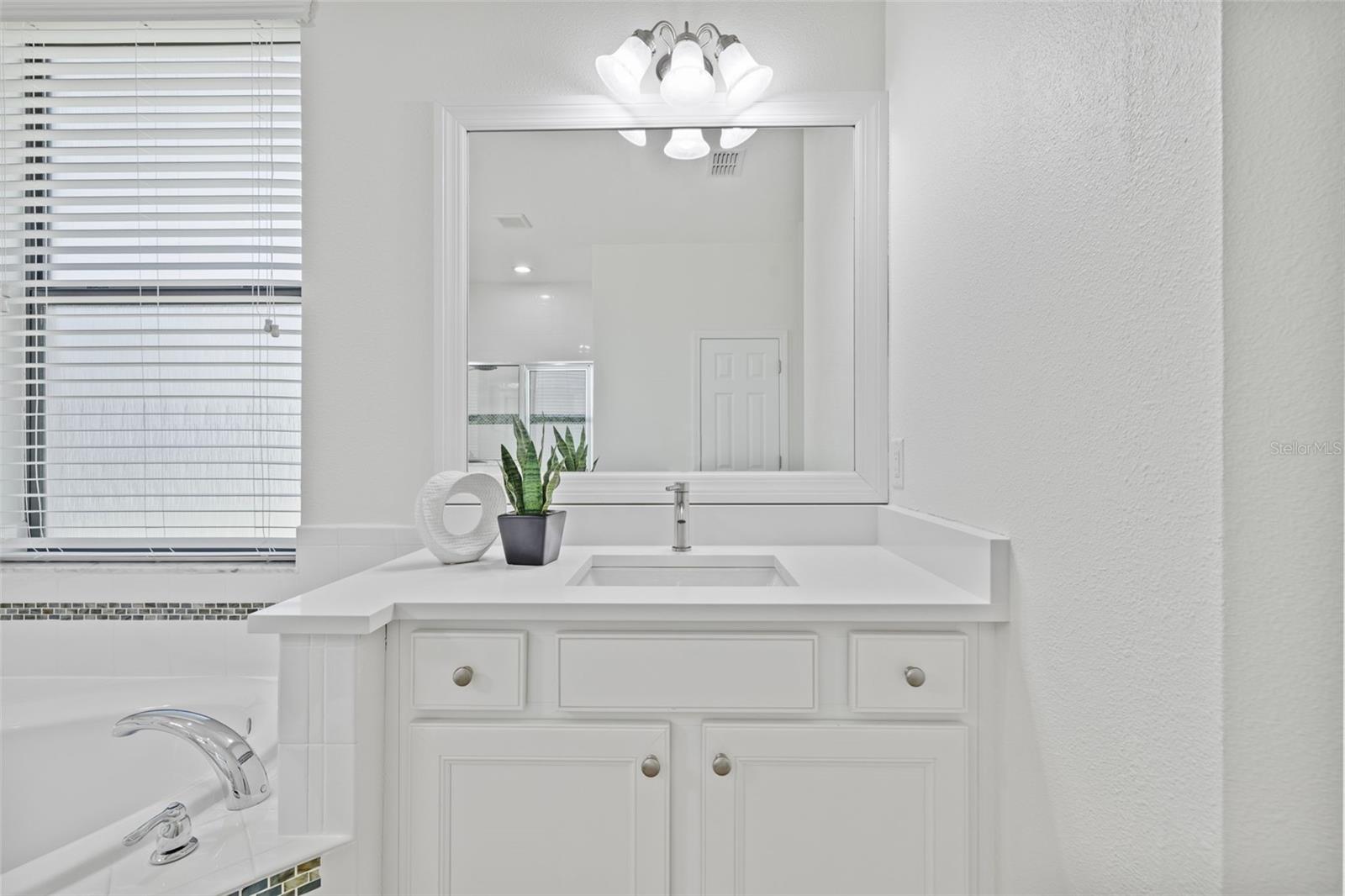 310 COCKLE SHELL LOOP