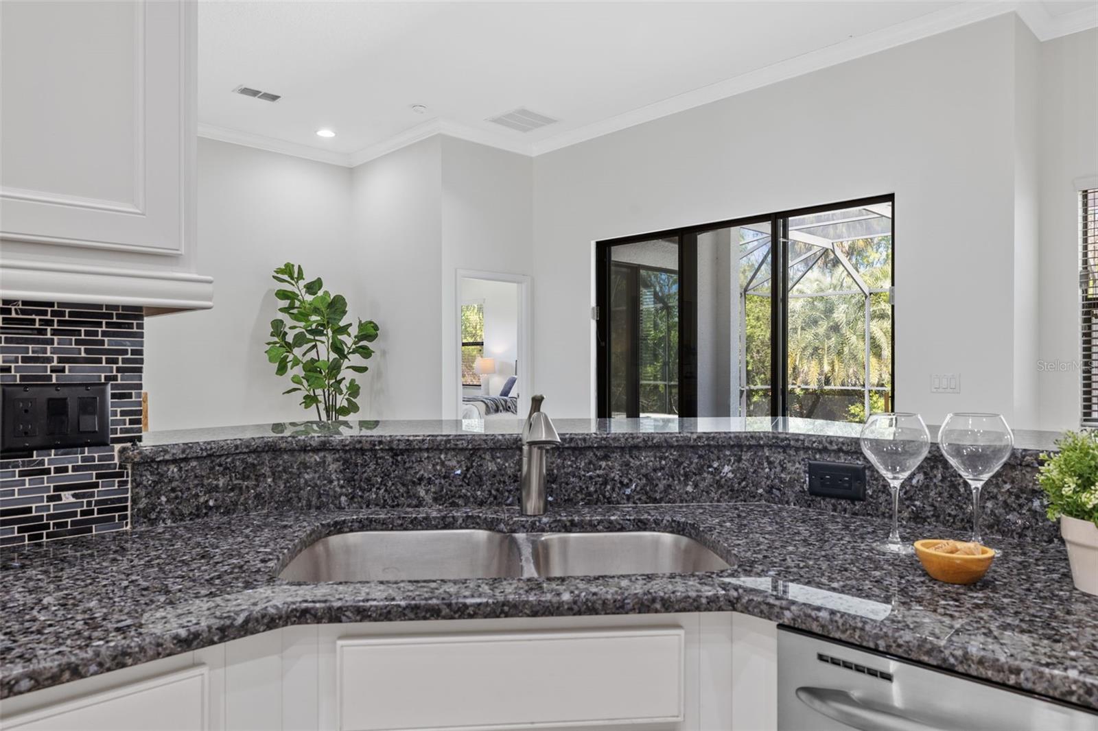 310 COCKLE SHELL LOOP