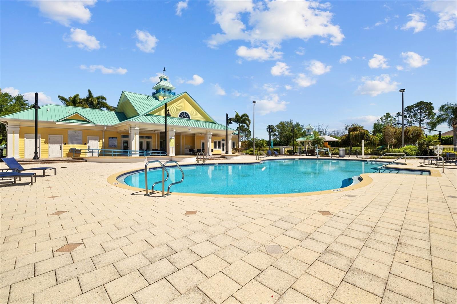 310 COCKLE SHELL LOOP