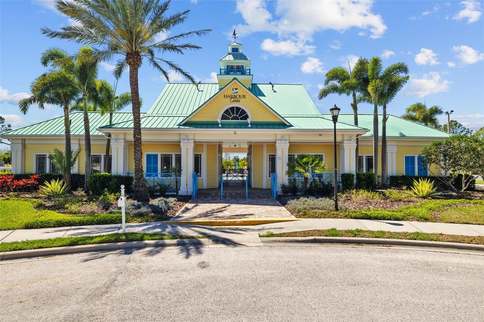 310 COCKLE SHELL LOOP