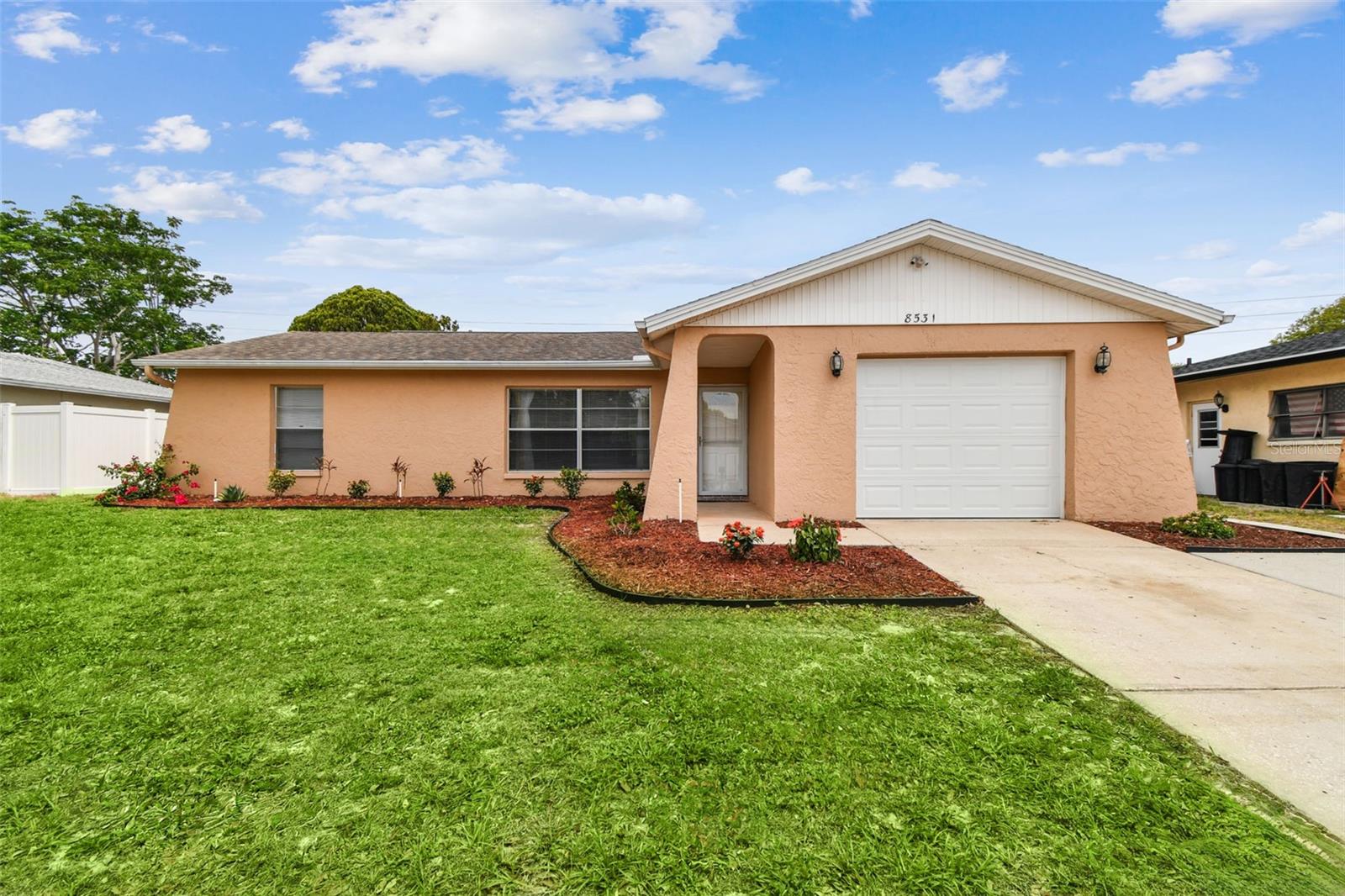 8531 WOODCREST DR