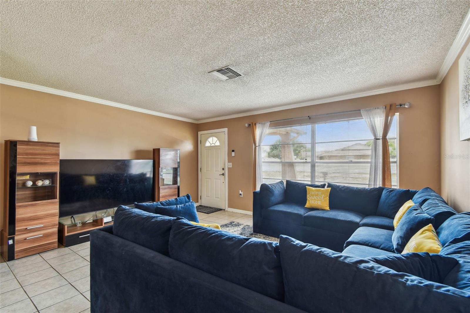 8531 WOODCREST DR
