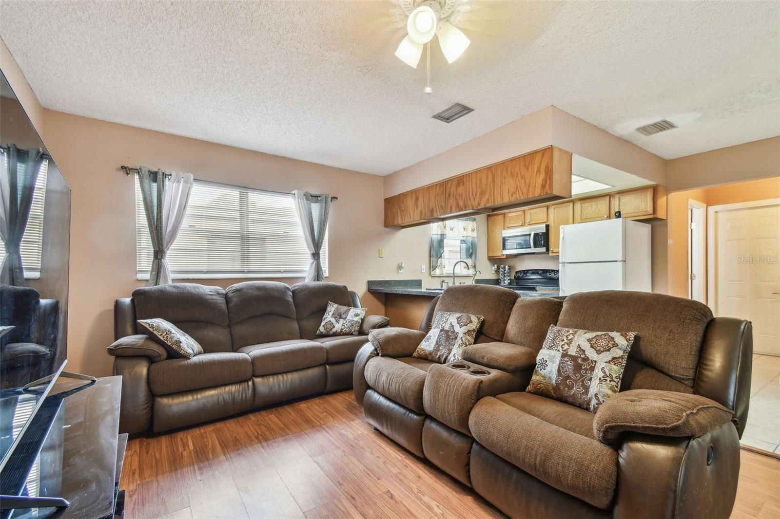 8531 WOODCREST DR