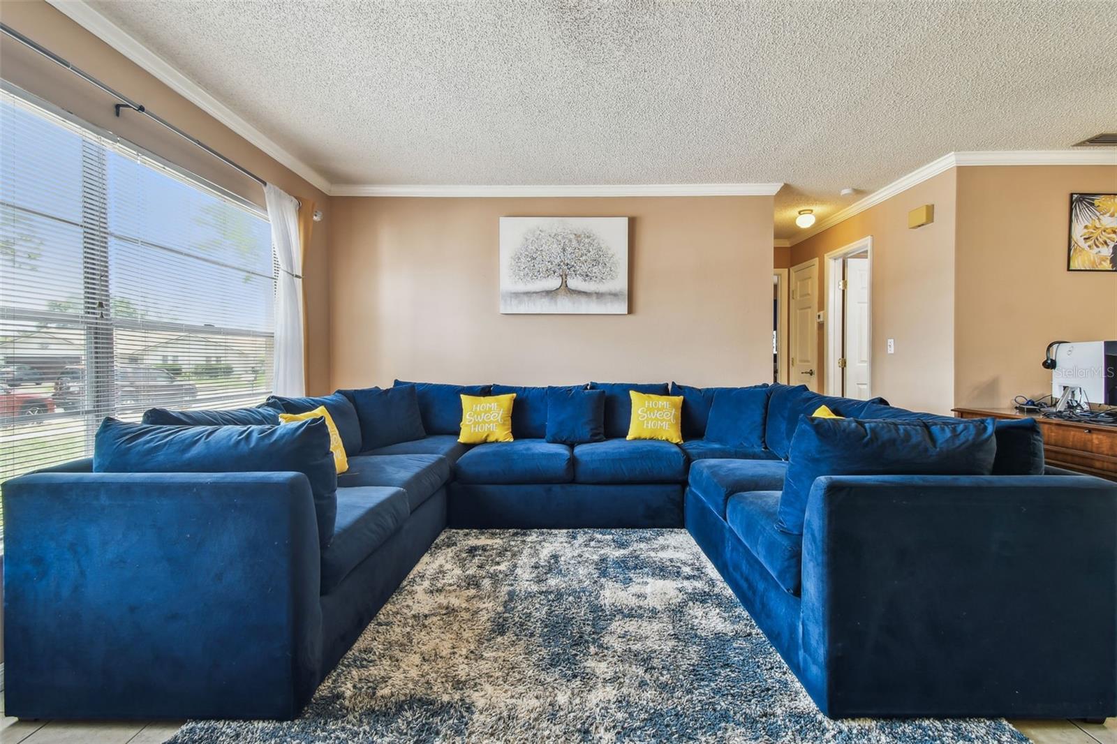 8531 WOODCREST DR