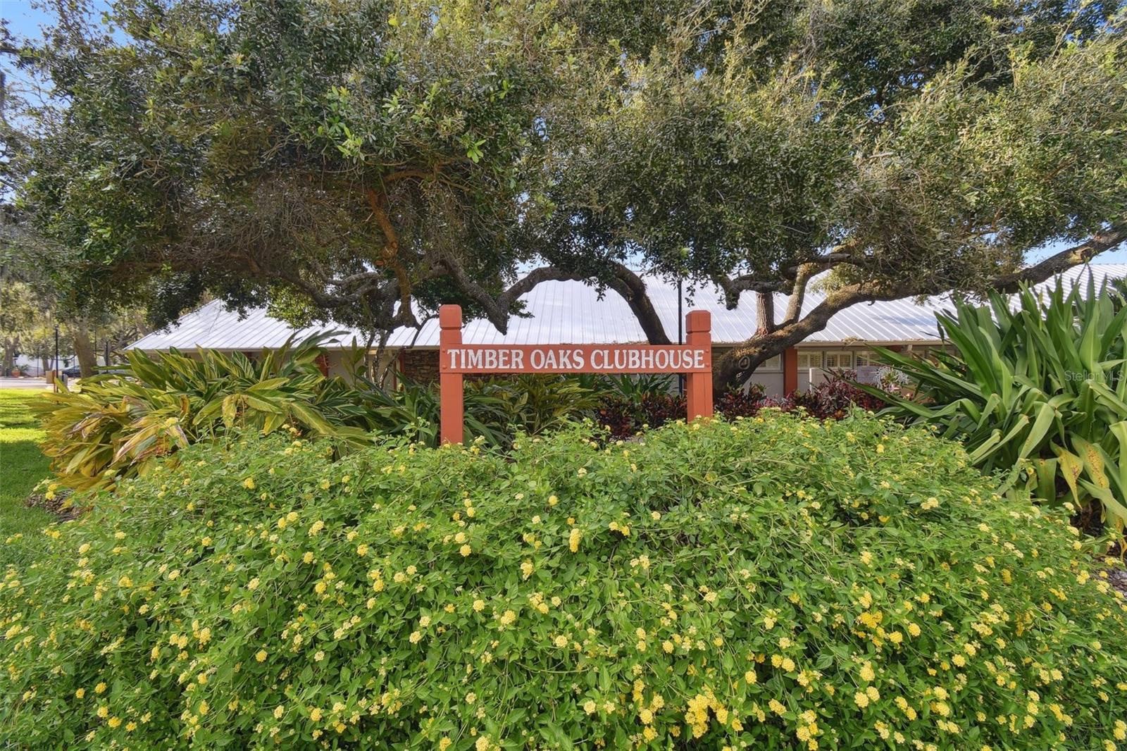 8531 WOODCREST DR