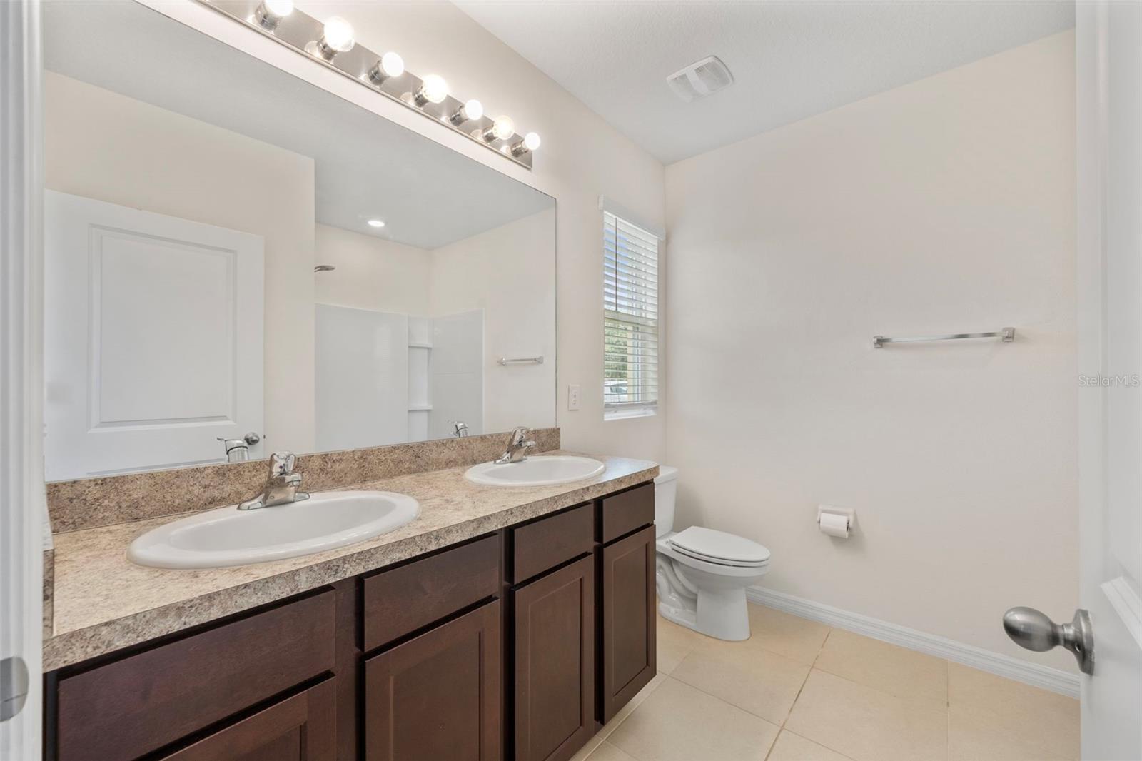 11910 LITTLE VIOLET CIR