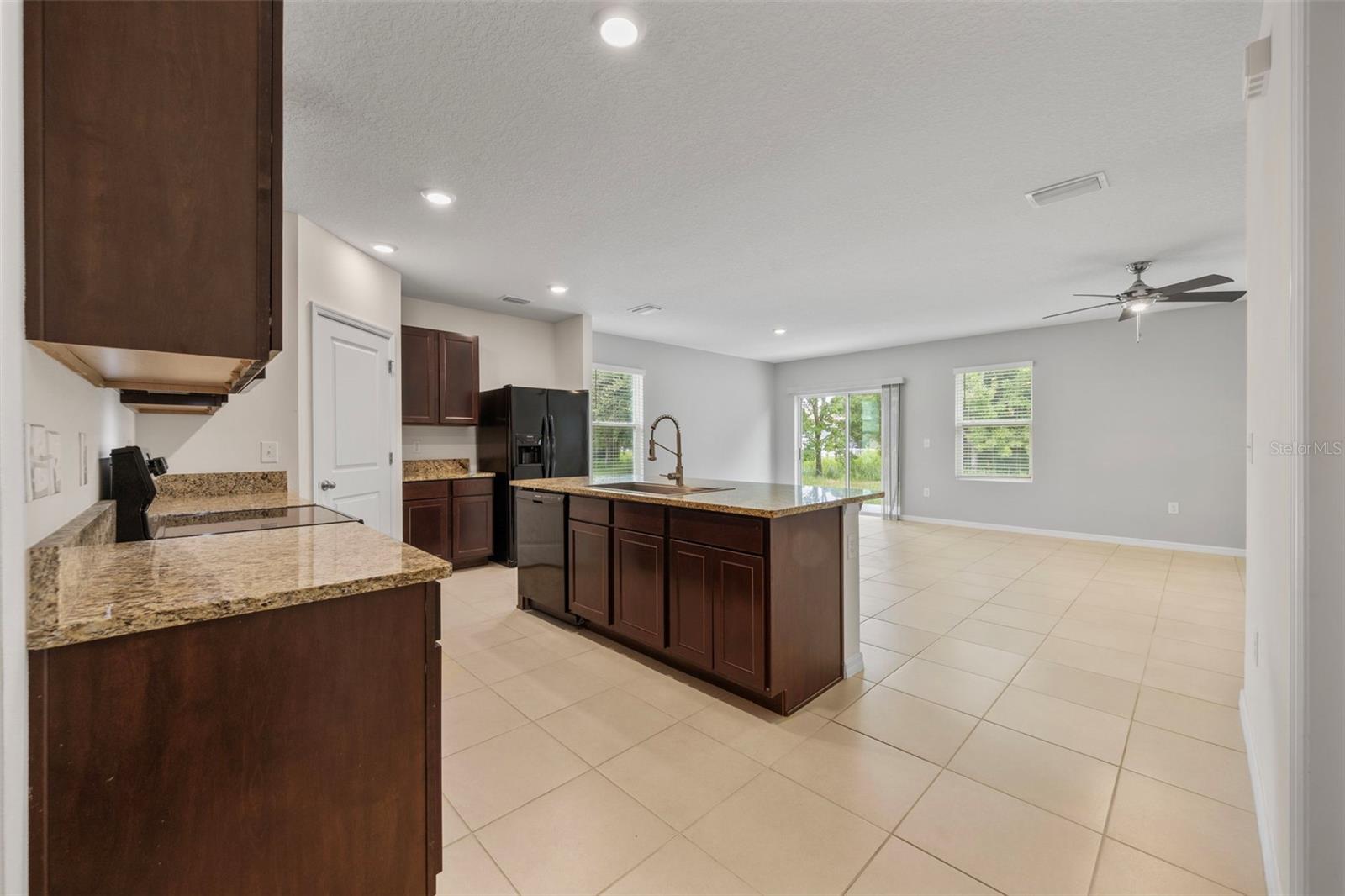 11910 LITTLE VIOLET CIR