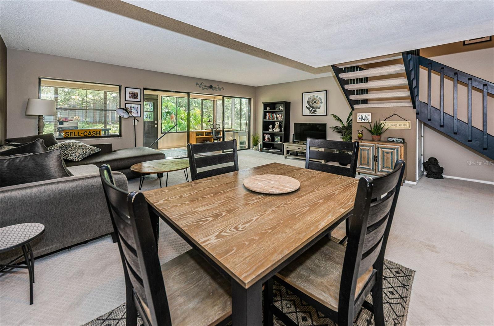 315 WOODS LANDING TRL