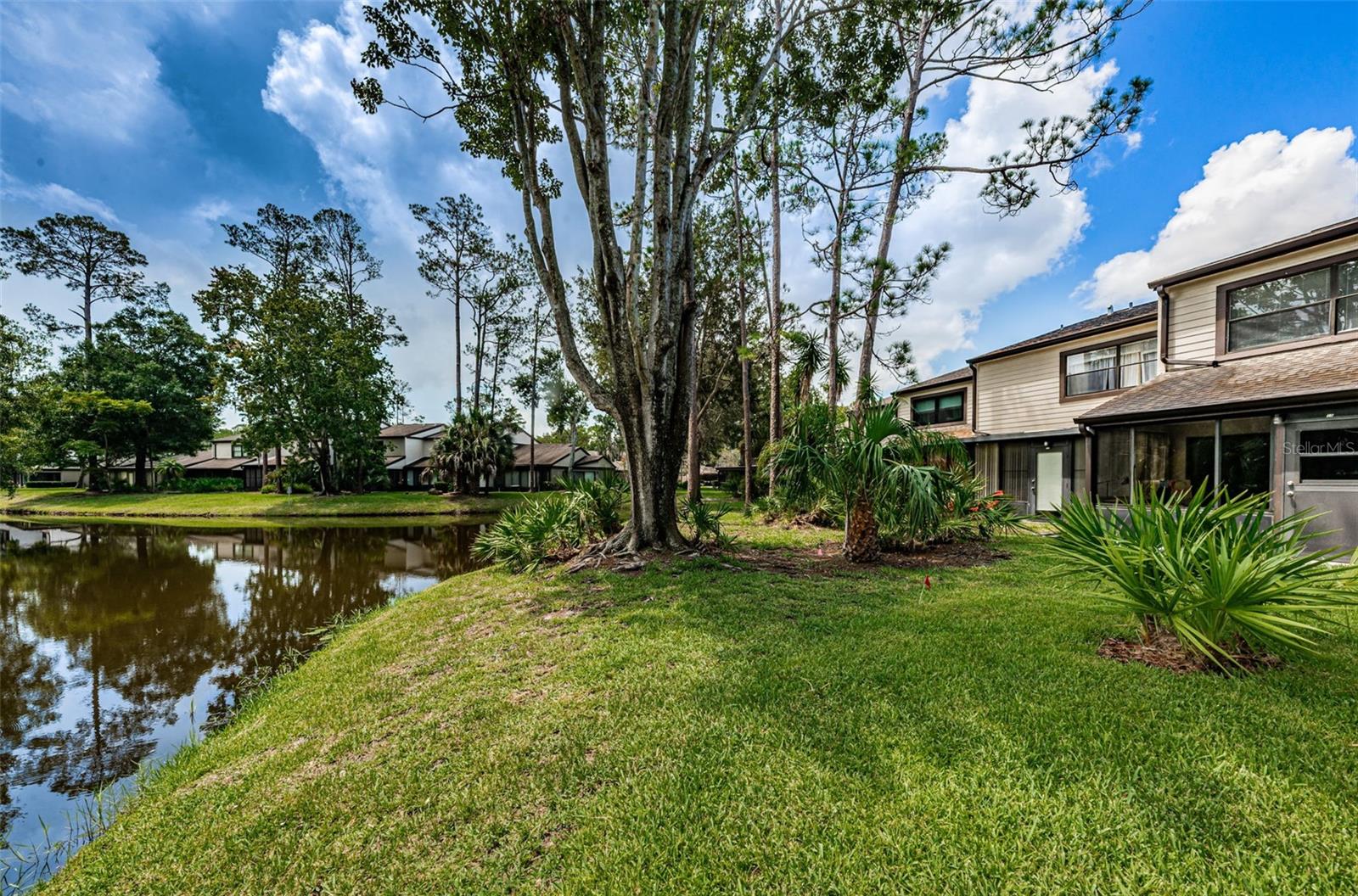 315 WOODS LANDING TRL