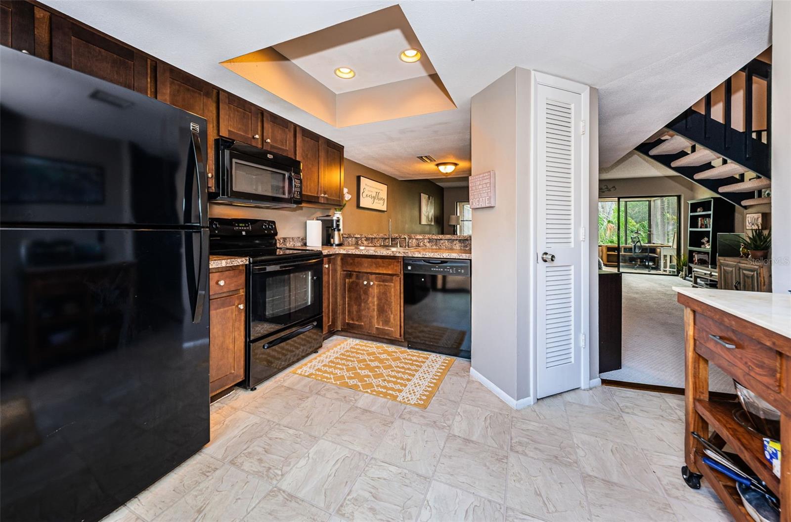 315 WOODS LANDING TRL